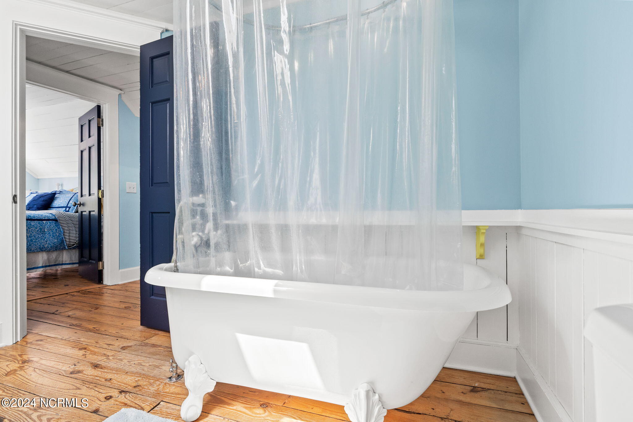 110 W St George Street