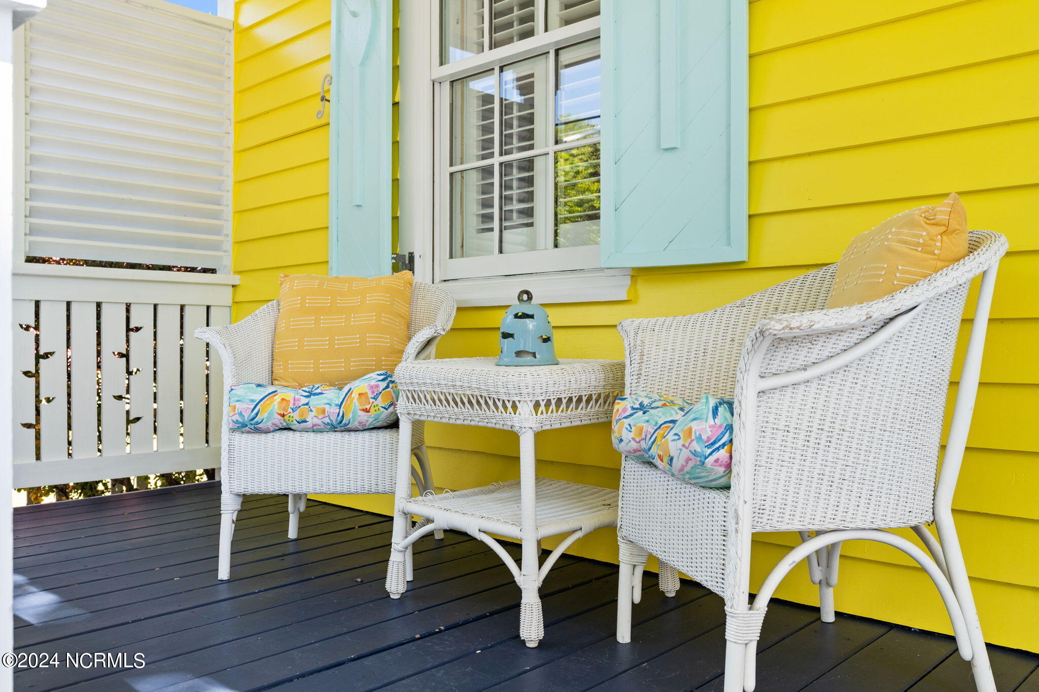 110 W St George Street