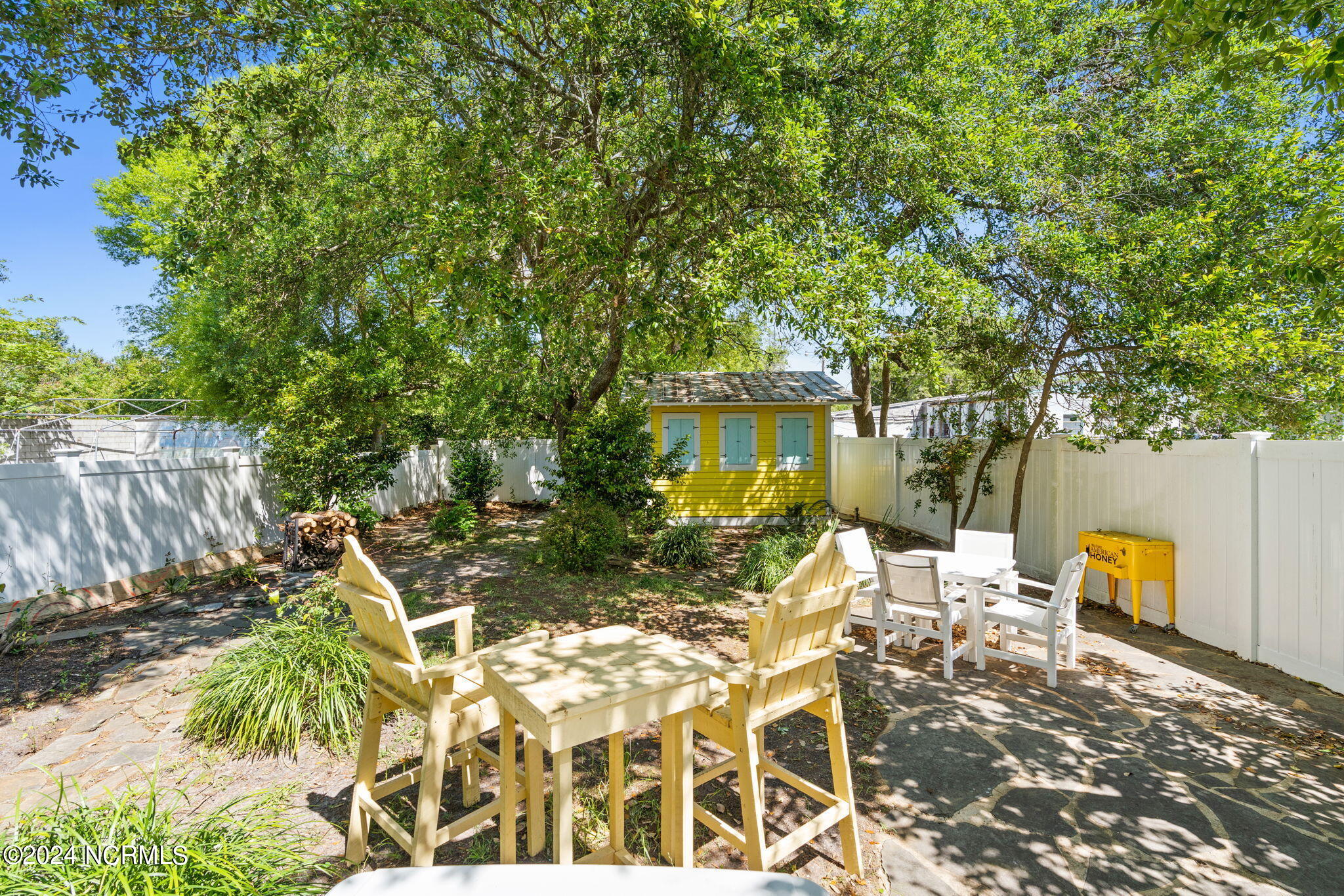 110 W St George Street