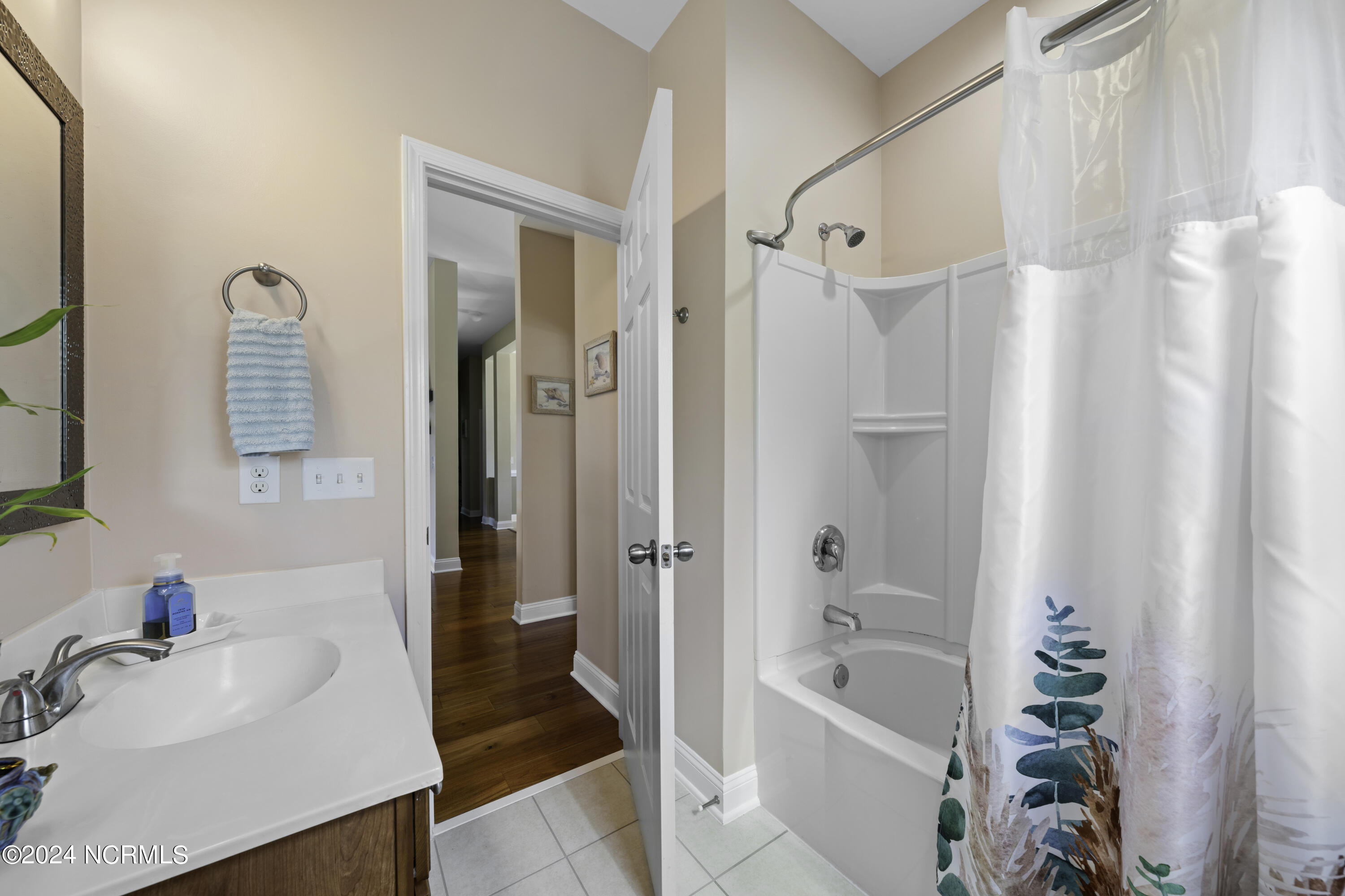 5003 Bowline Court