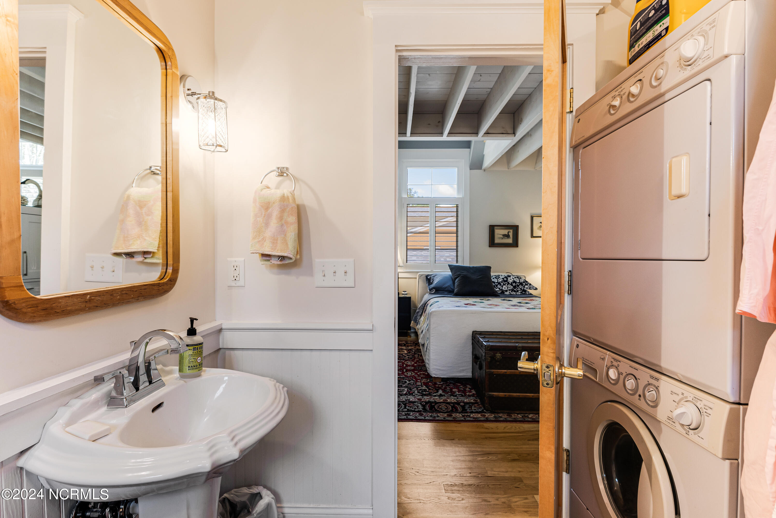 413 N Caswell Avenue