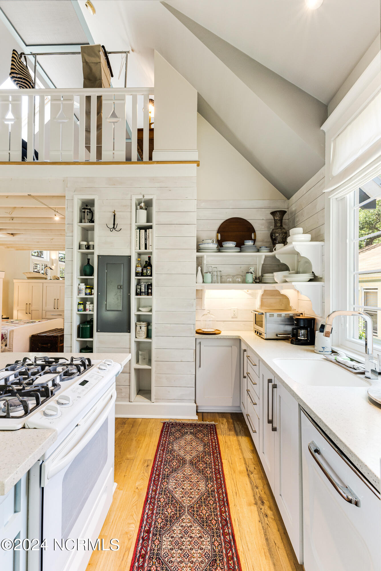 413 N Caswell Avenue