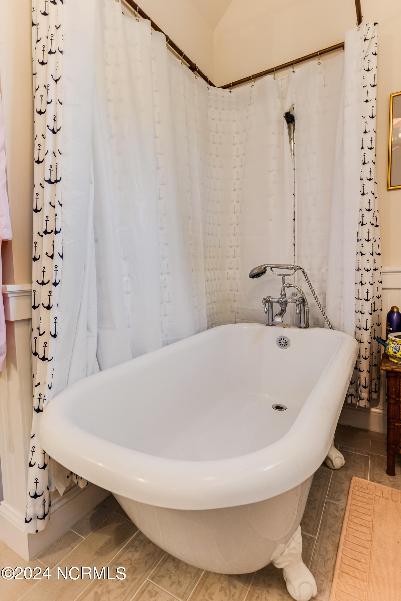 413 N Caswell Avenue