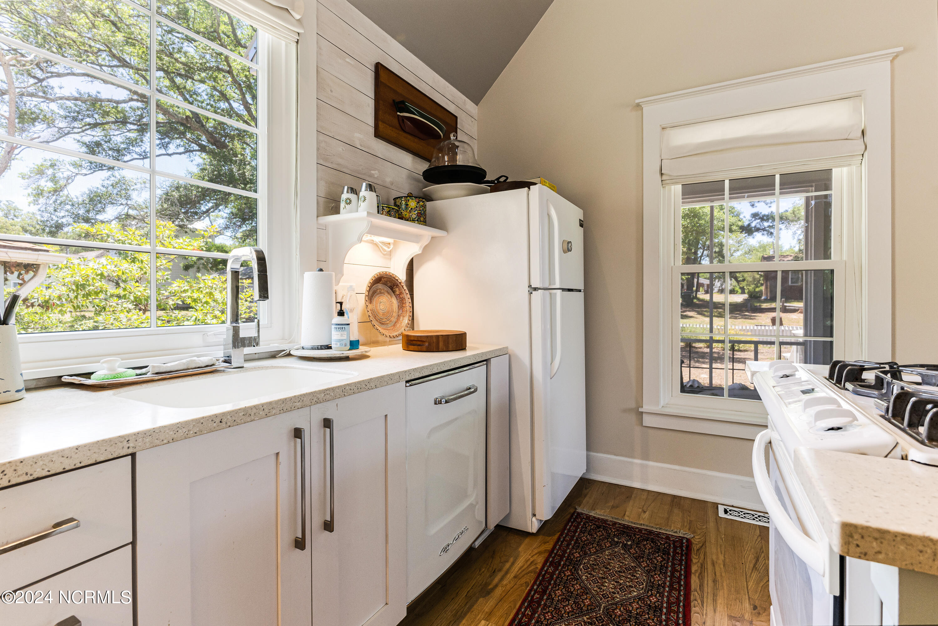 413 N Caswell Avenue