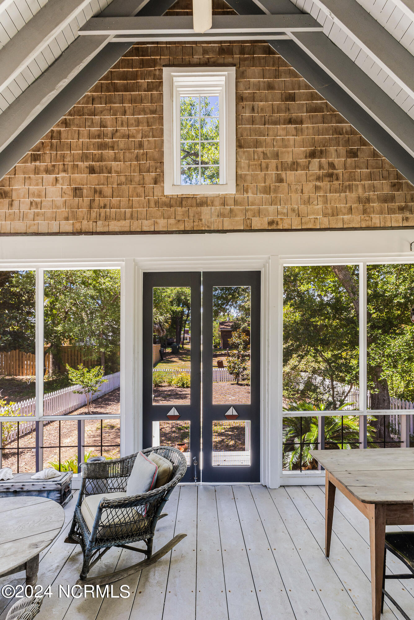 413 N Caswell Avenue