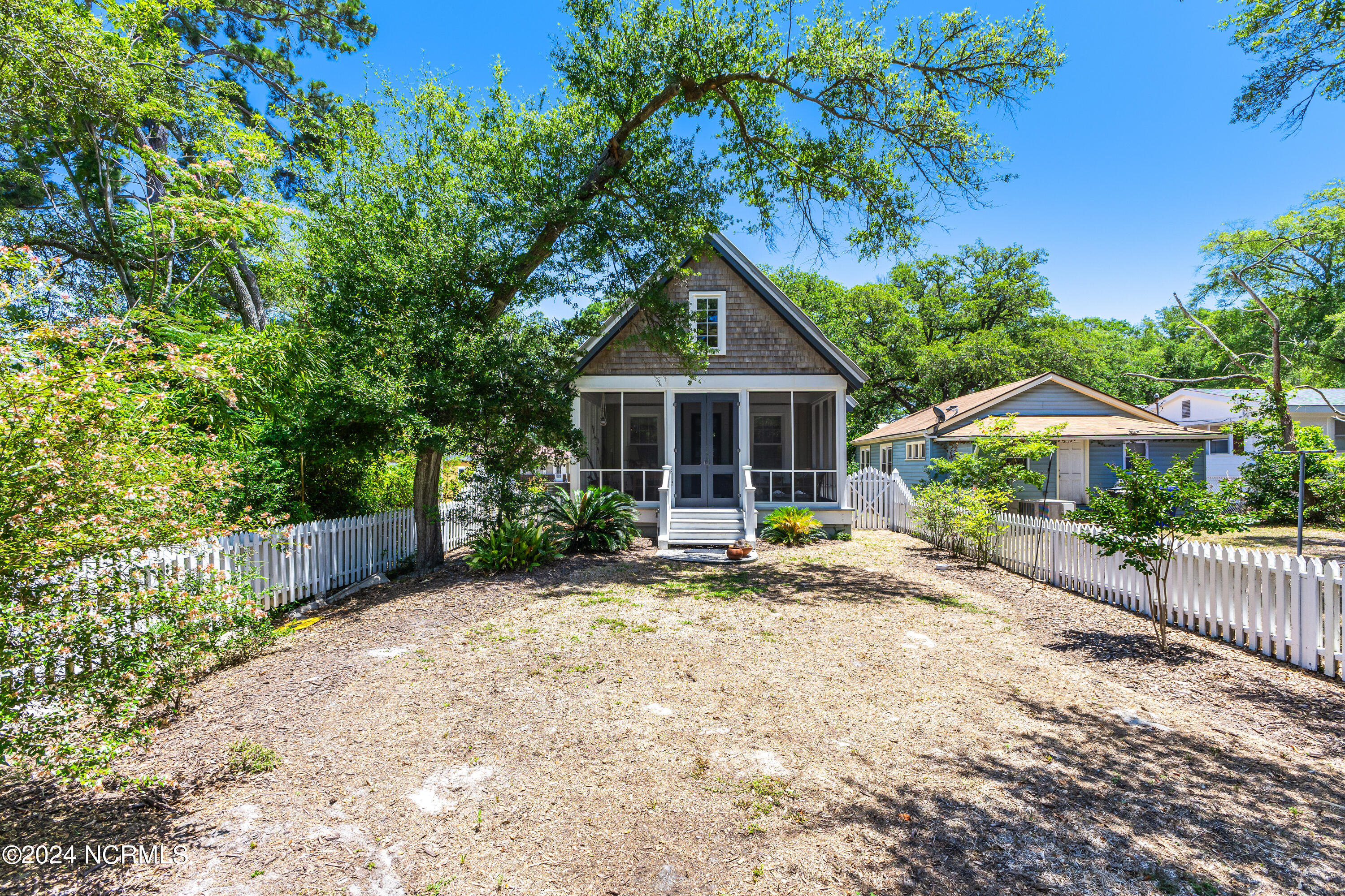 413 N Caswell Avenue