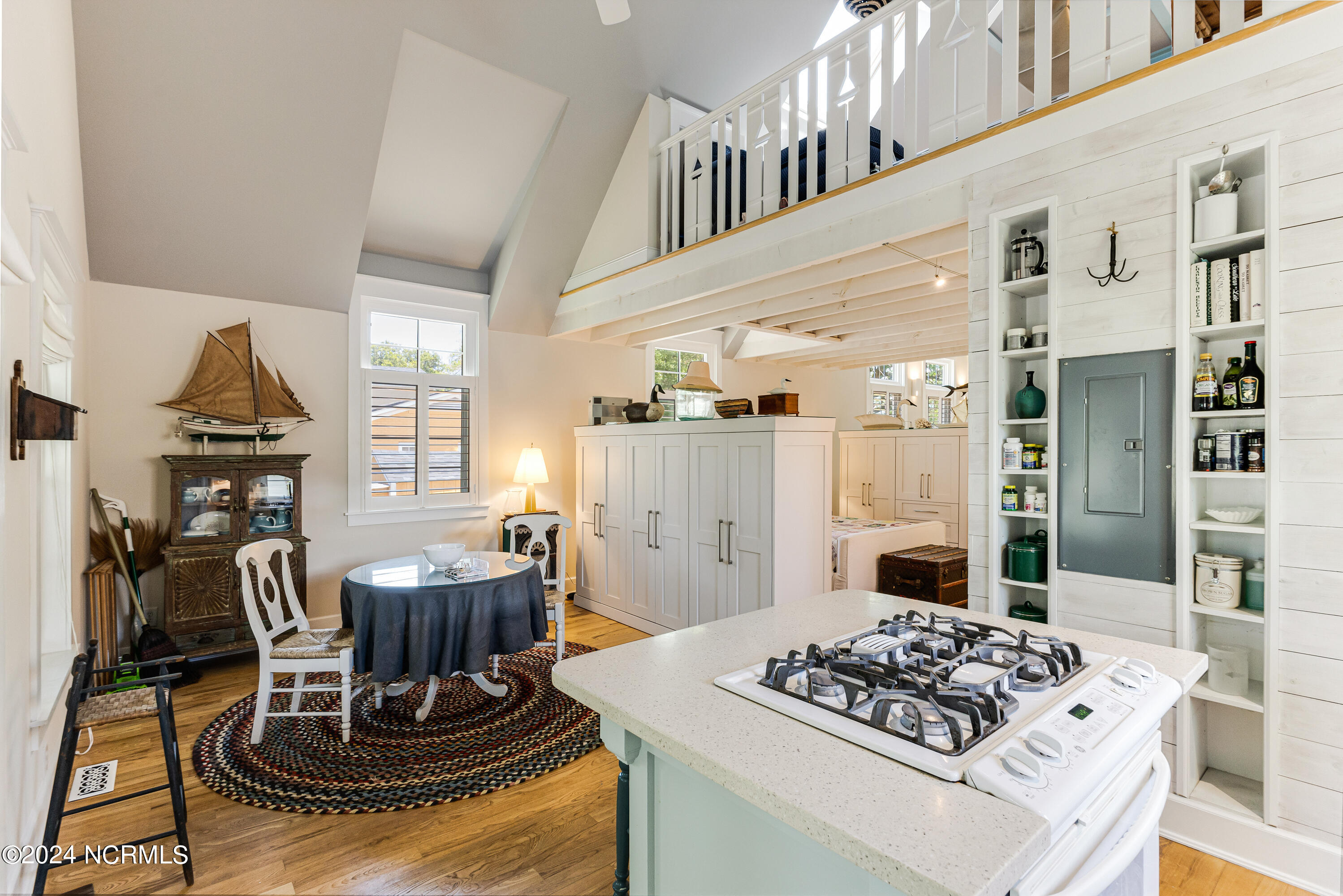 413 N Caswell Avenue