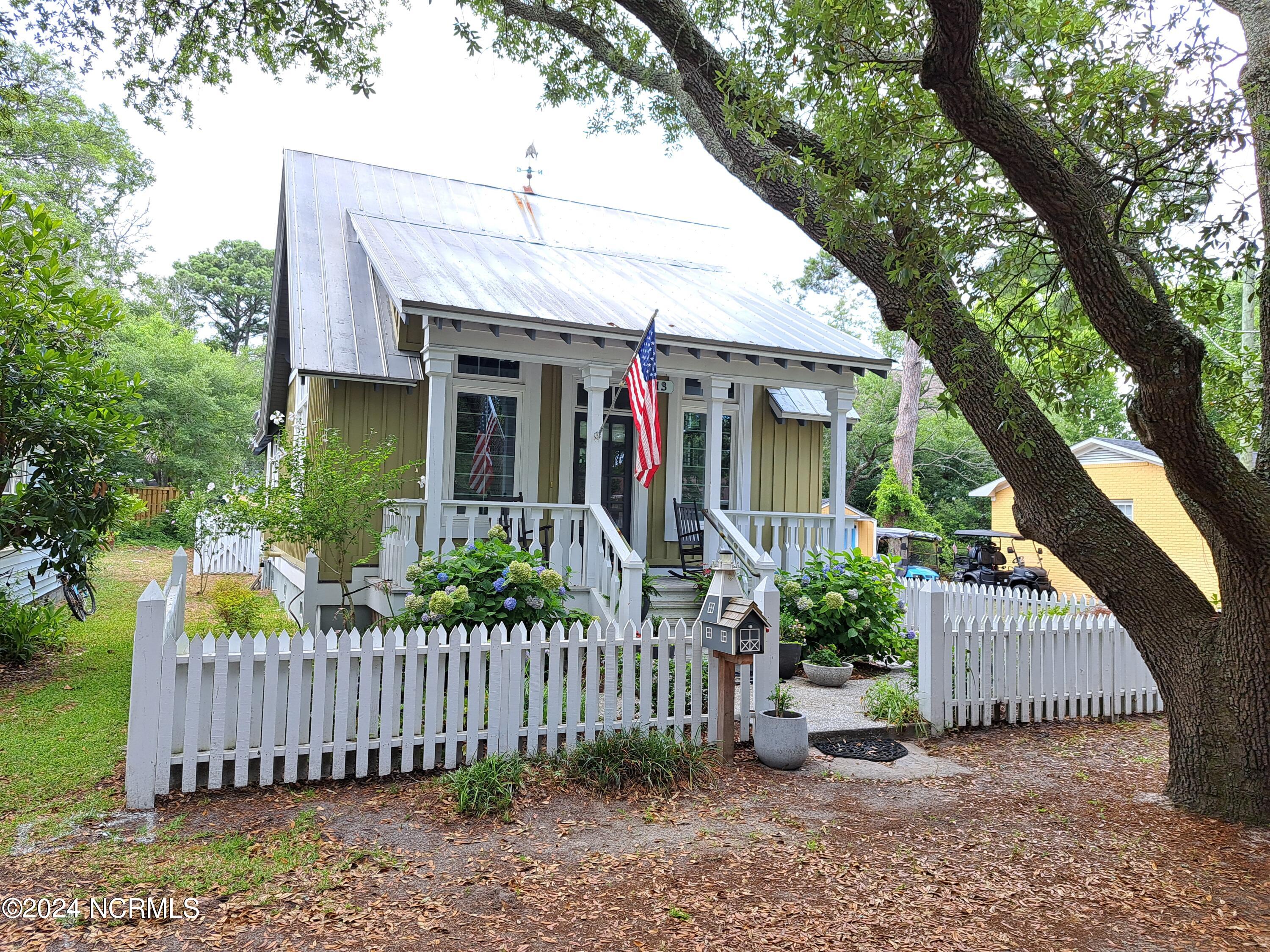 413 N Caswell Avenue