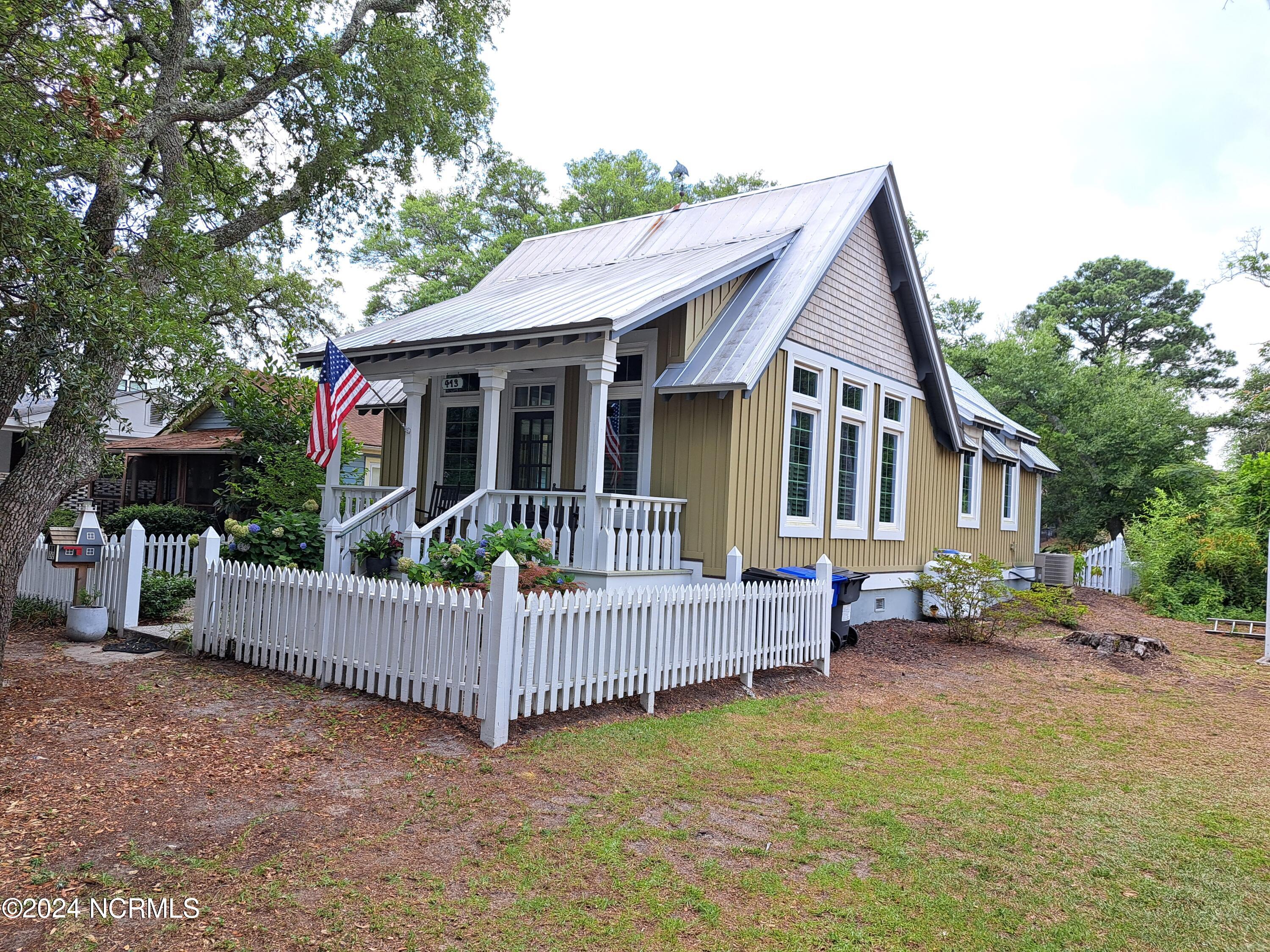 413 N Caswell Avenue