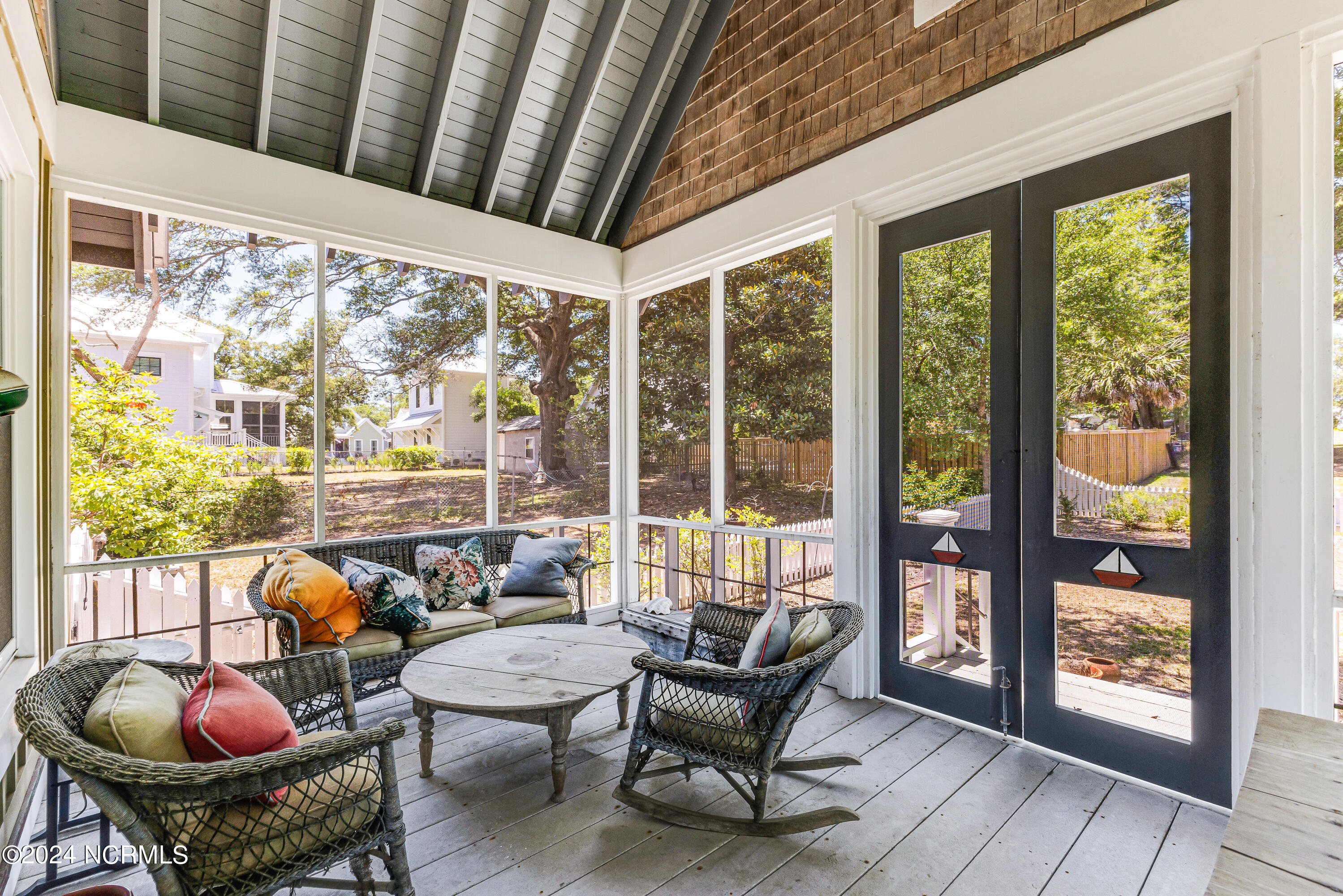 413 N Caswell Avenue