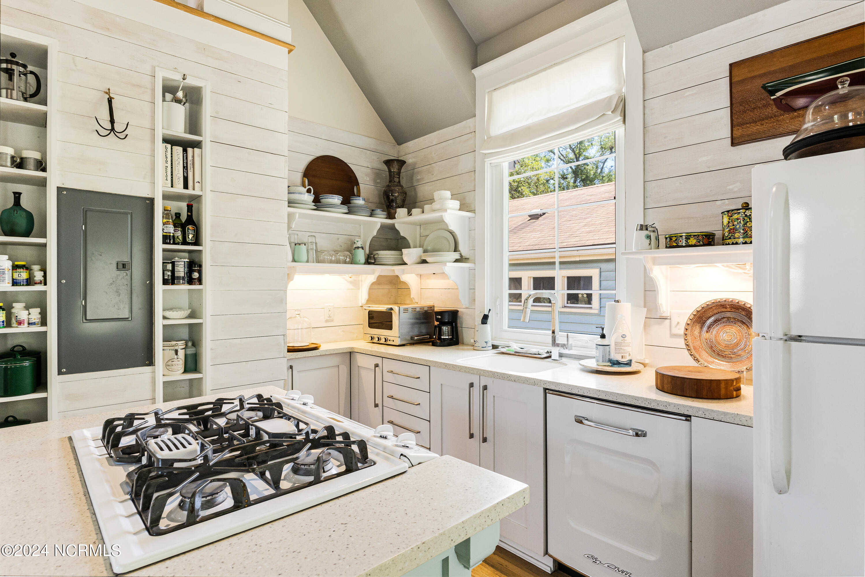 413 N Caswell Avenue