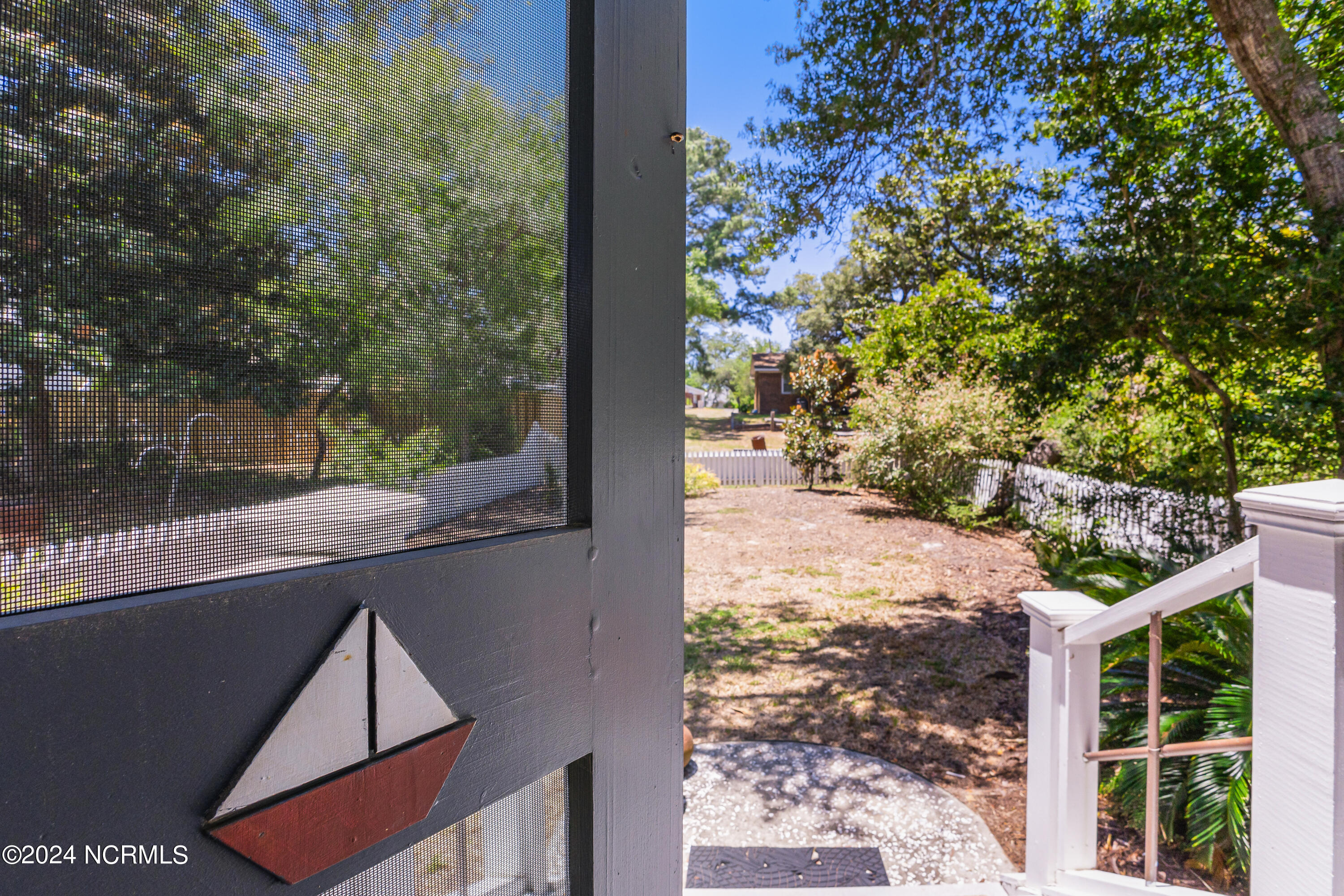 413 N Caswell Avenue