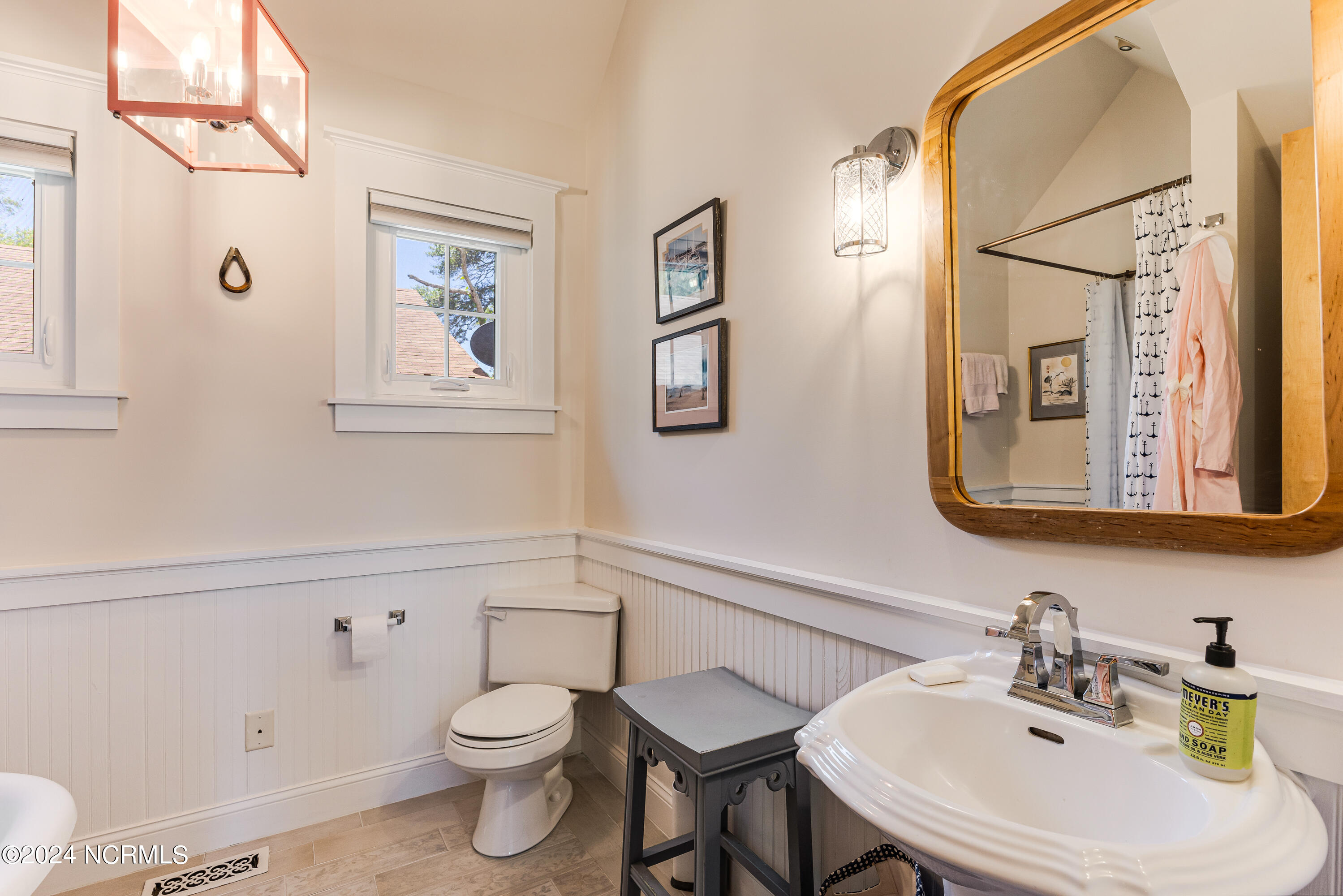 413 N Caswell Avenue