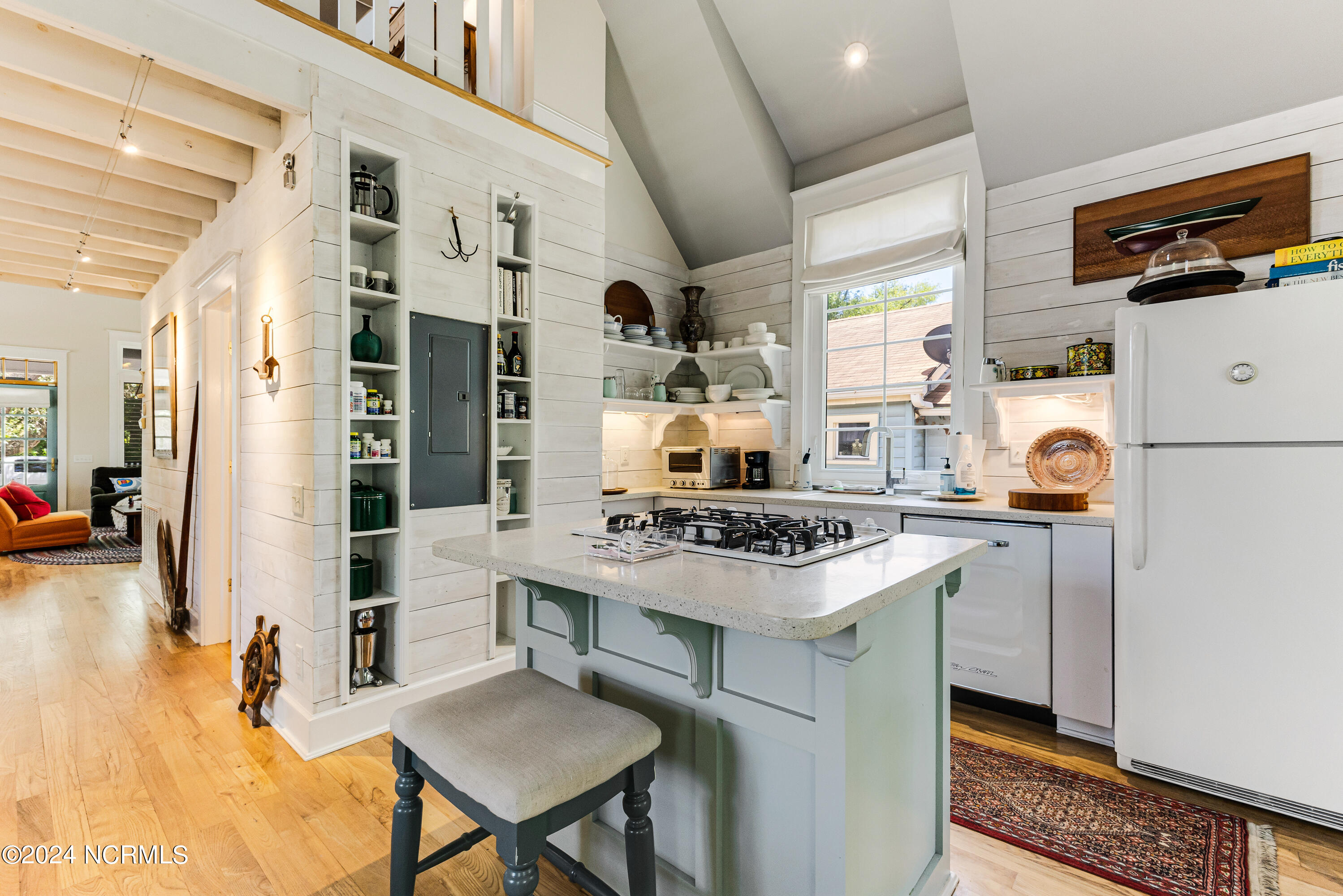 413 N Caswell Avenue