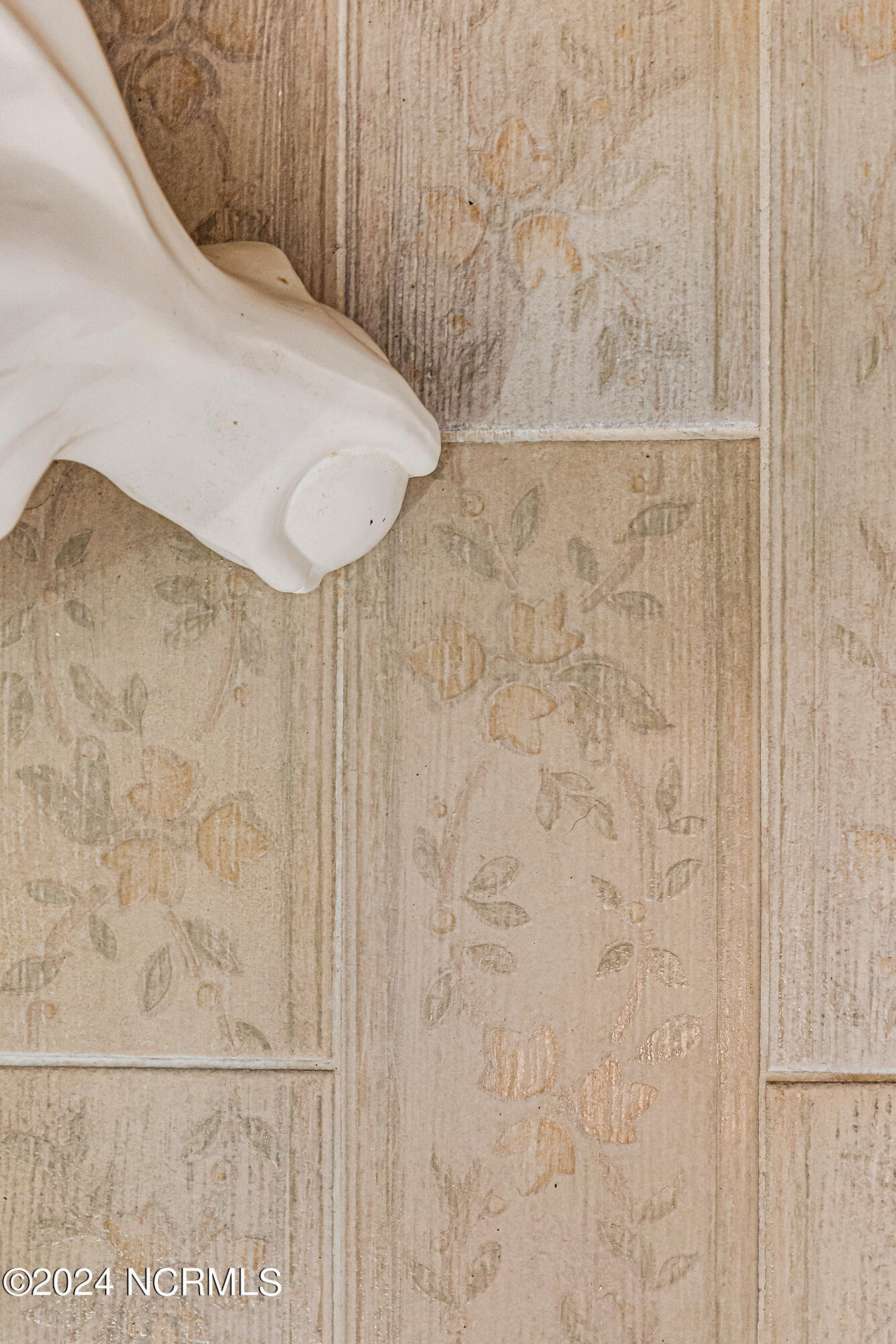 413 N Caswell Avenue