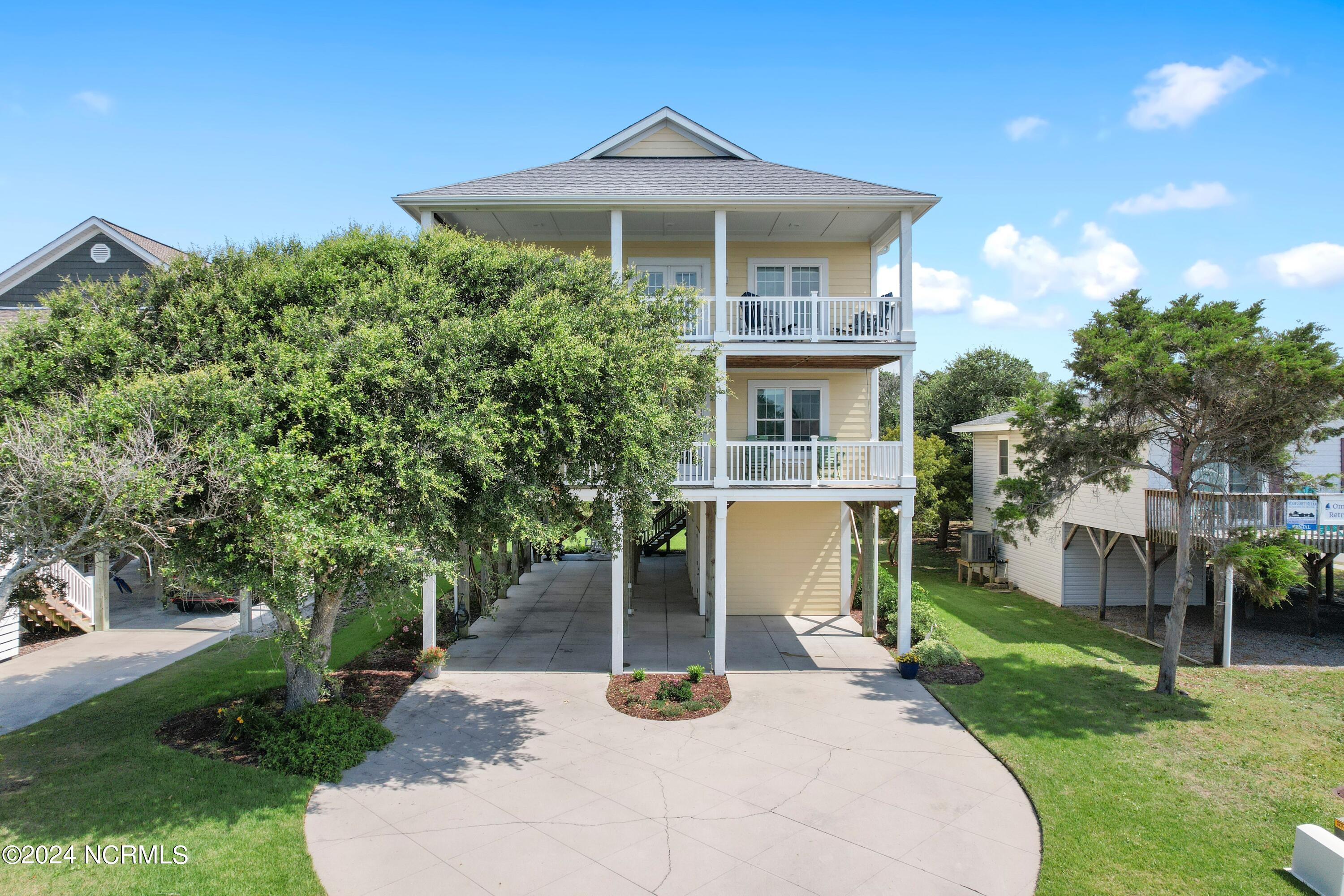 1636 E Dolphin Drive