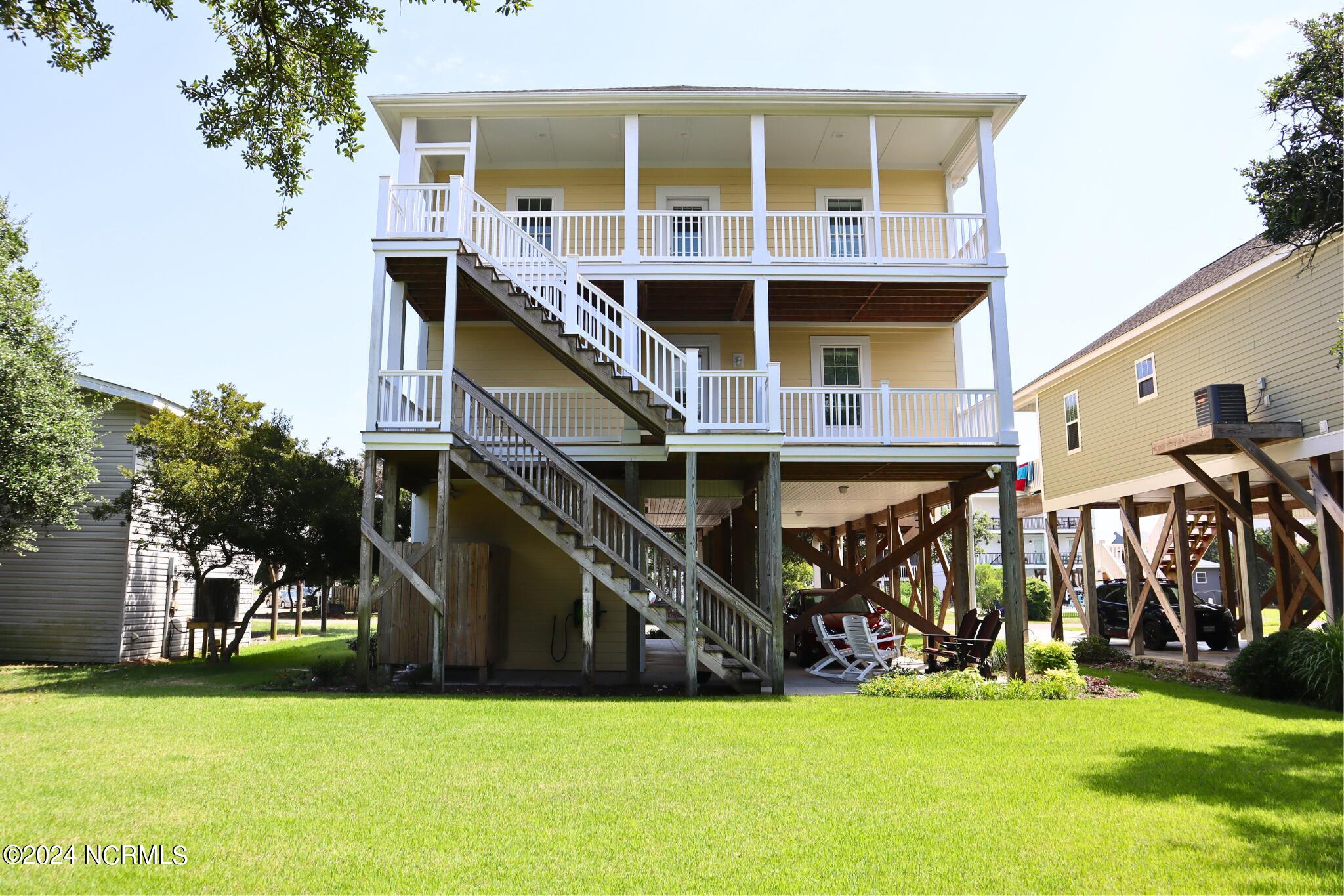 1636 E Dolphin Drive