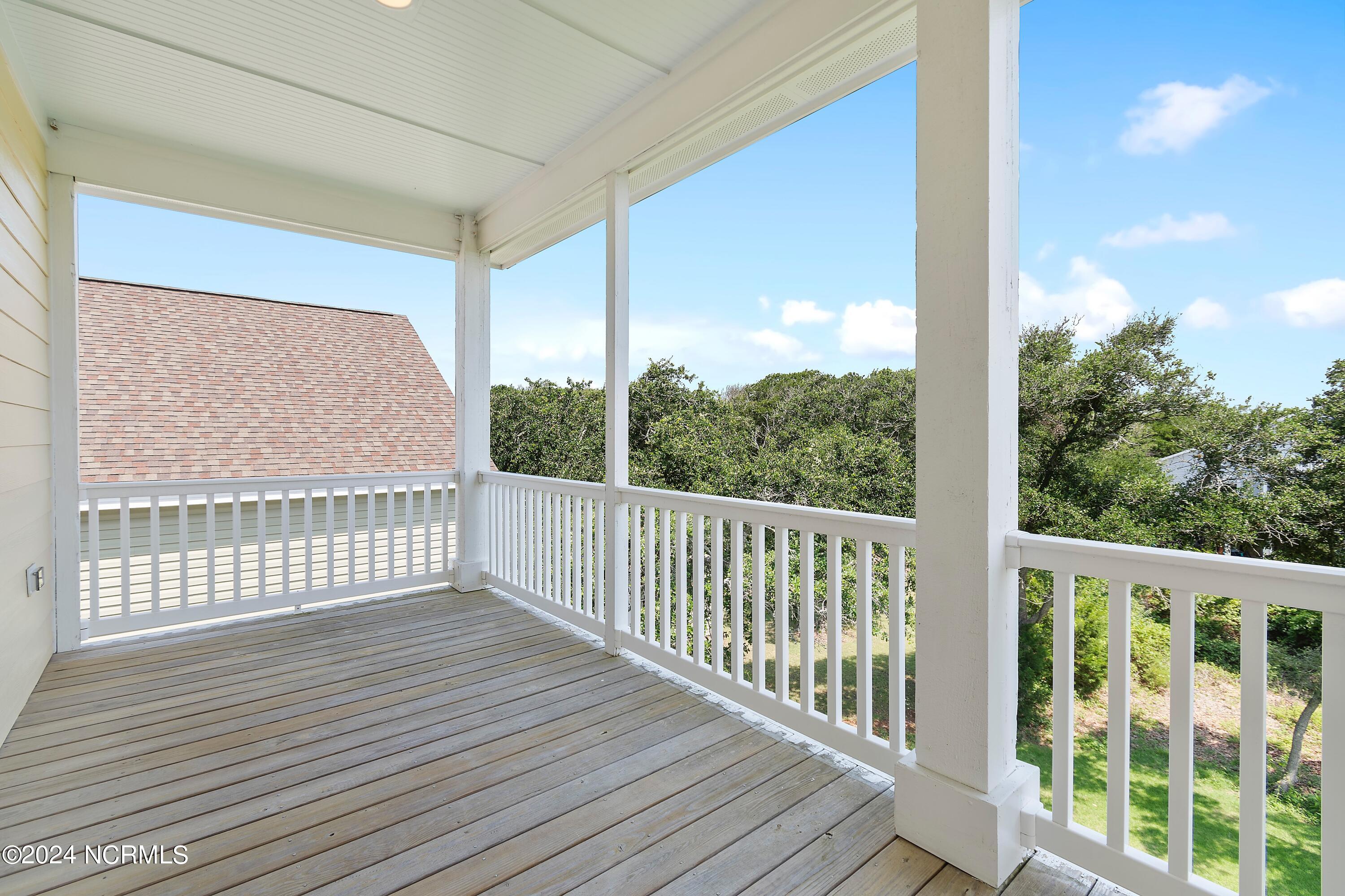 1636 E Dolphin Drive