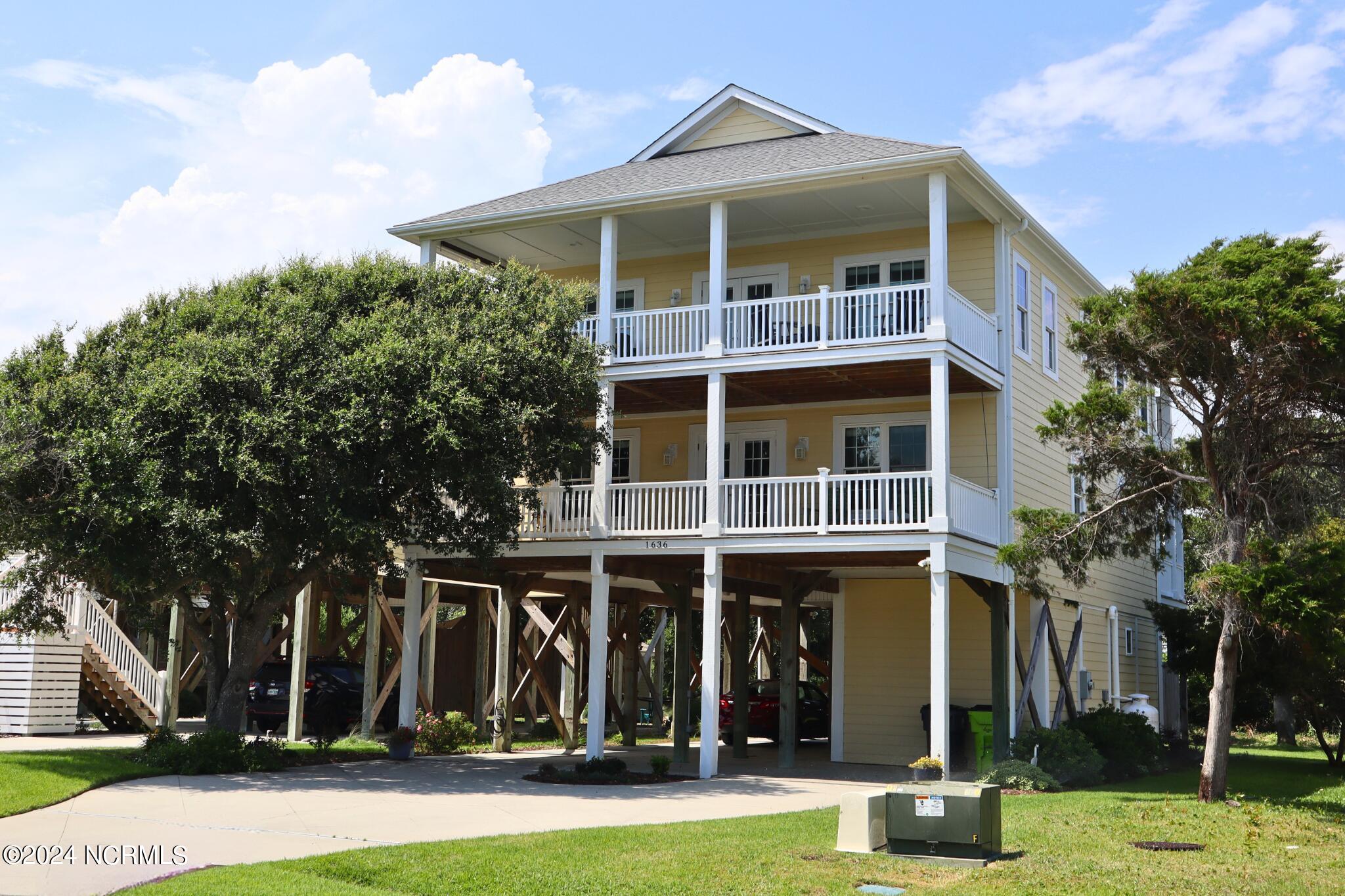 1636 E Dolphin Drive