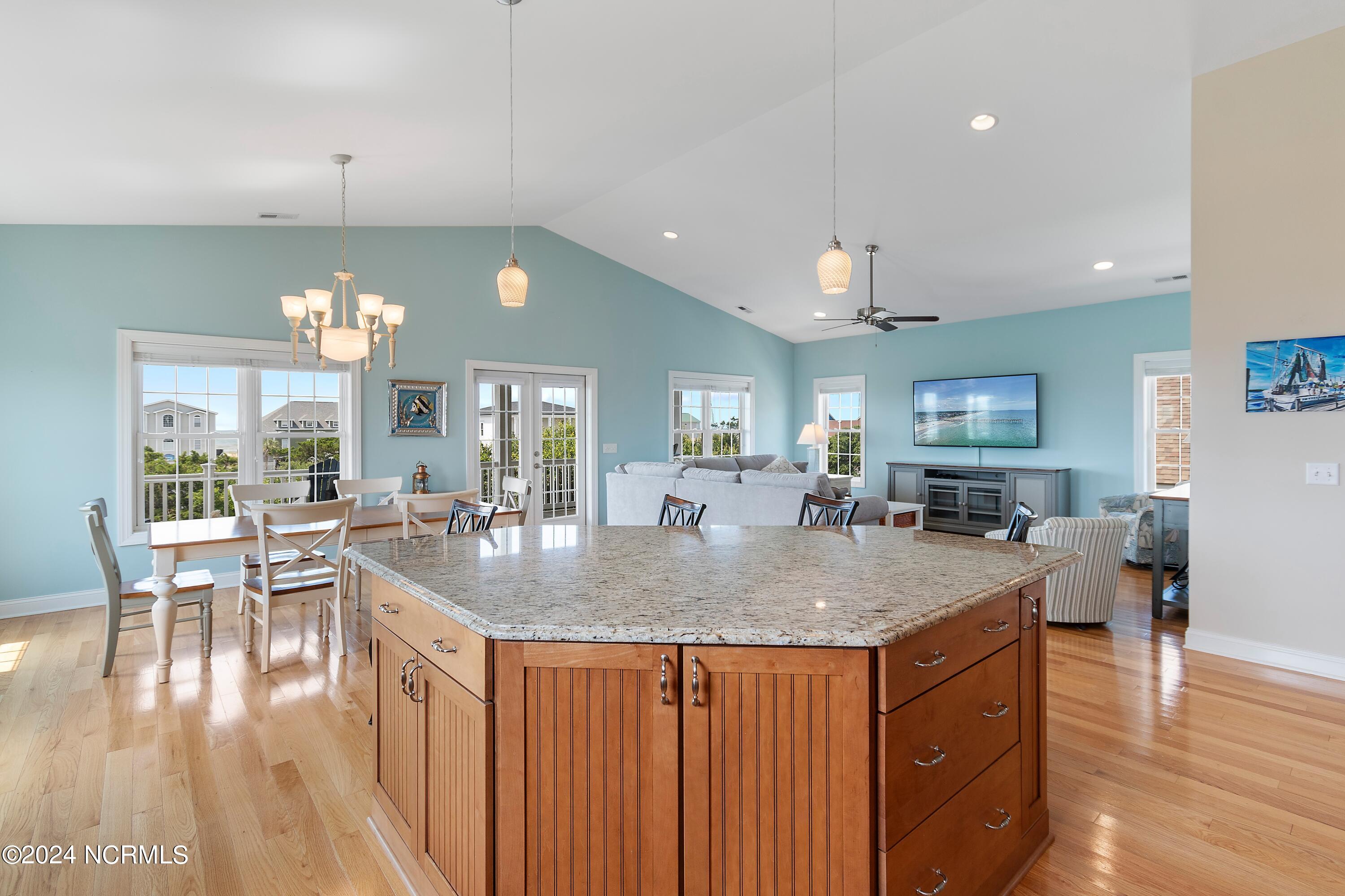 1636 E Dolphin Drive