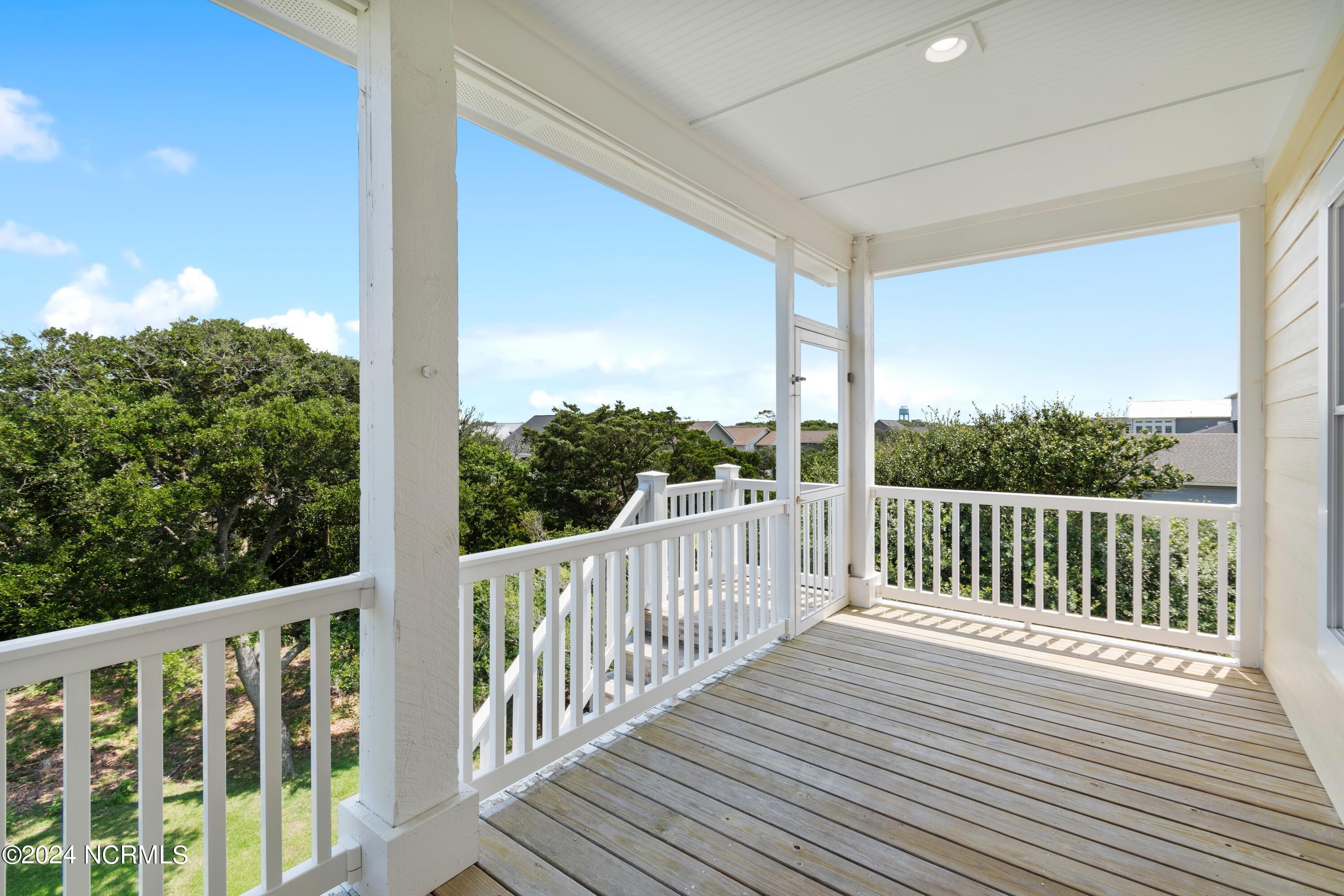 1636 E Dolphin Drive