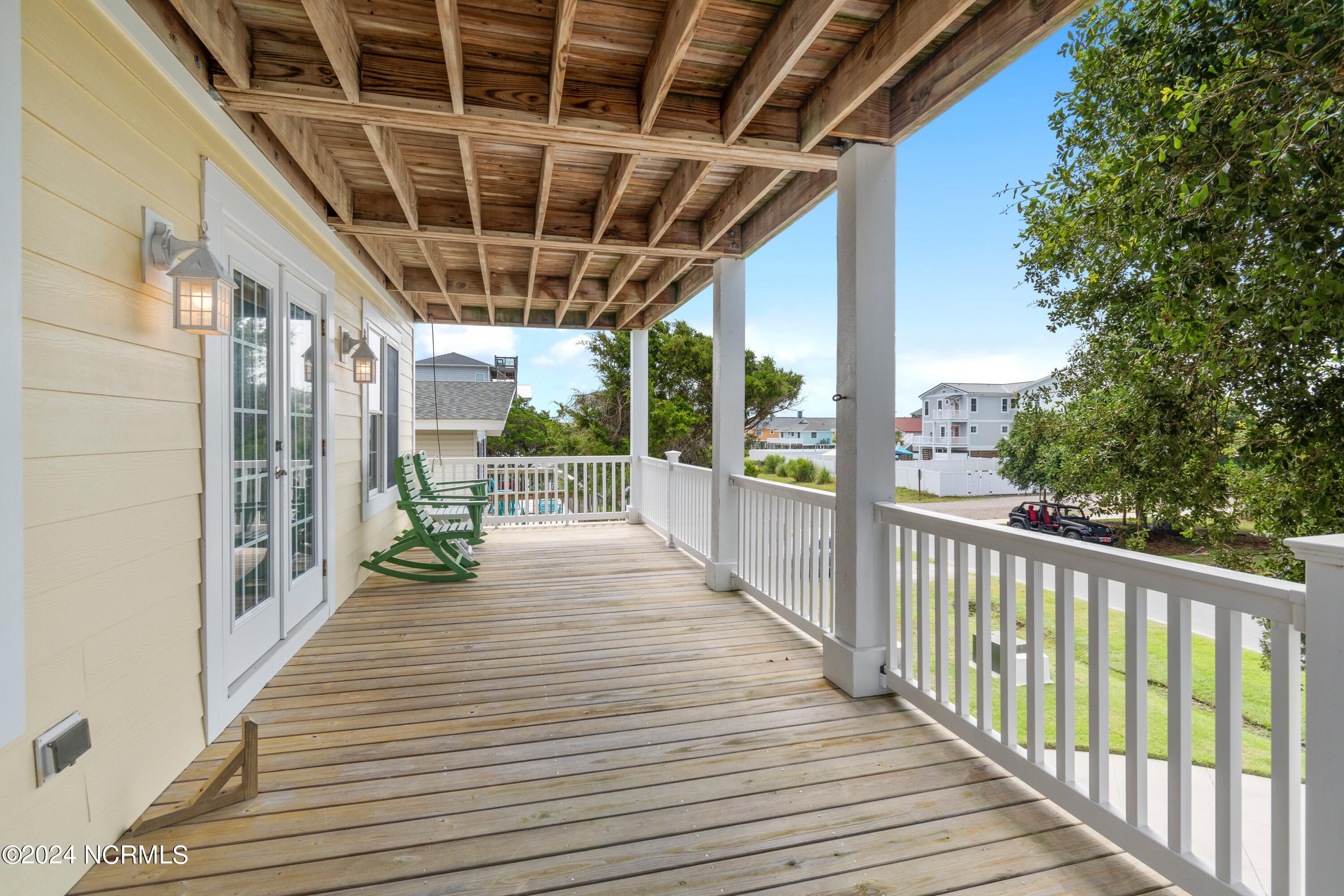 1636 E Dolphin Drive