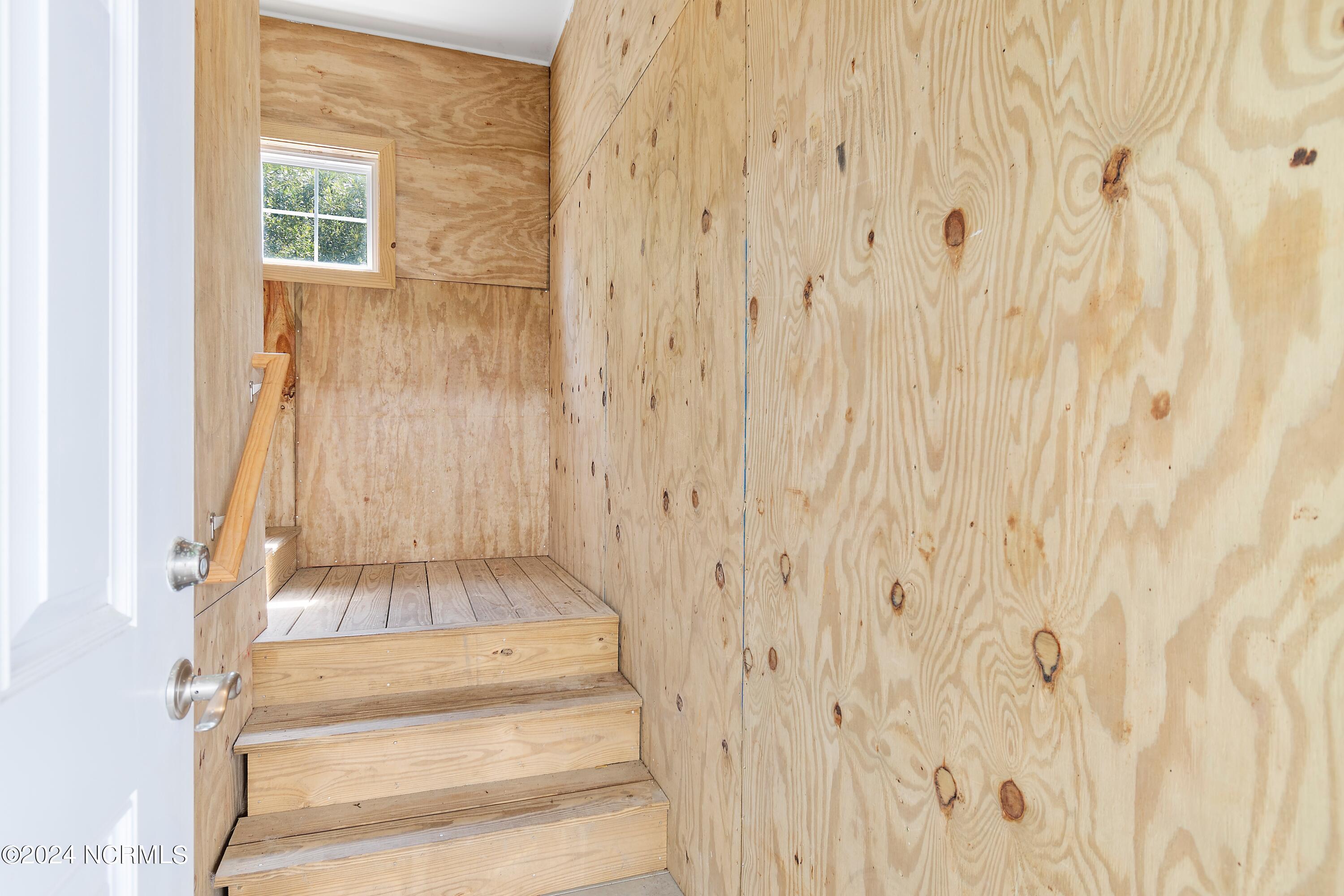 1636 E Dolphin Drive