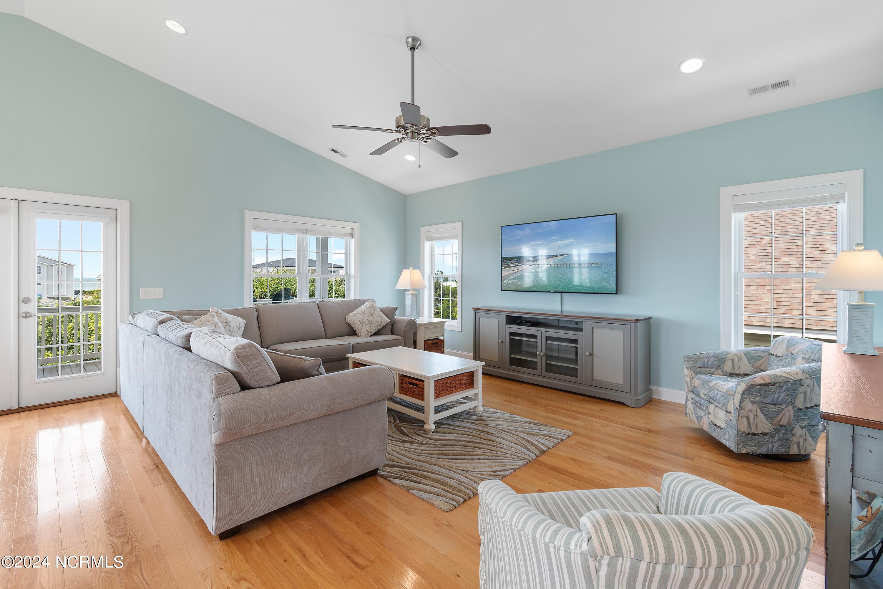 1636 E Dolphin Drive