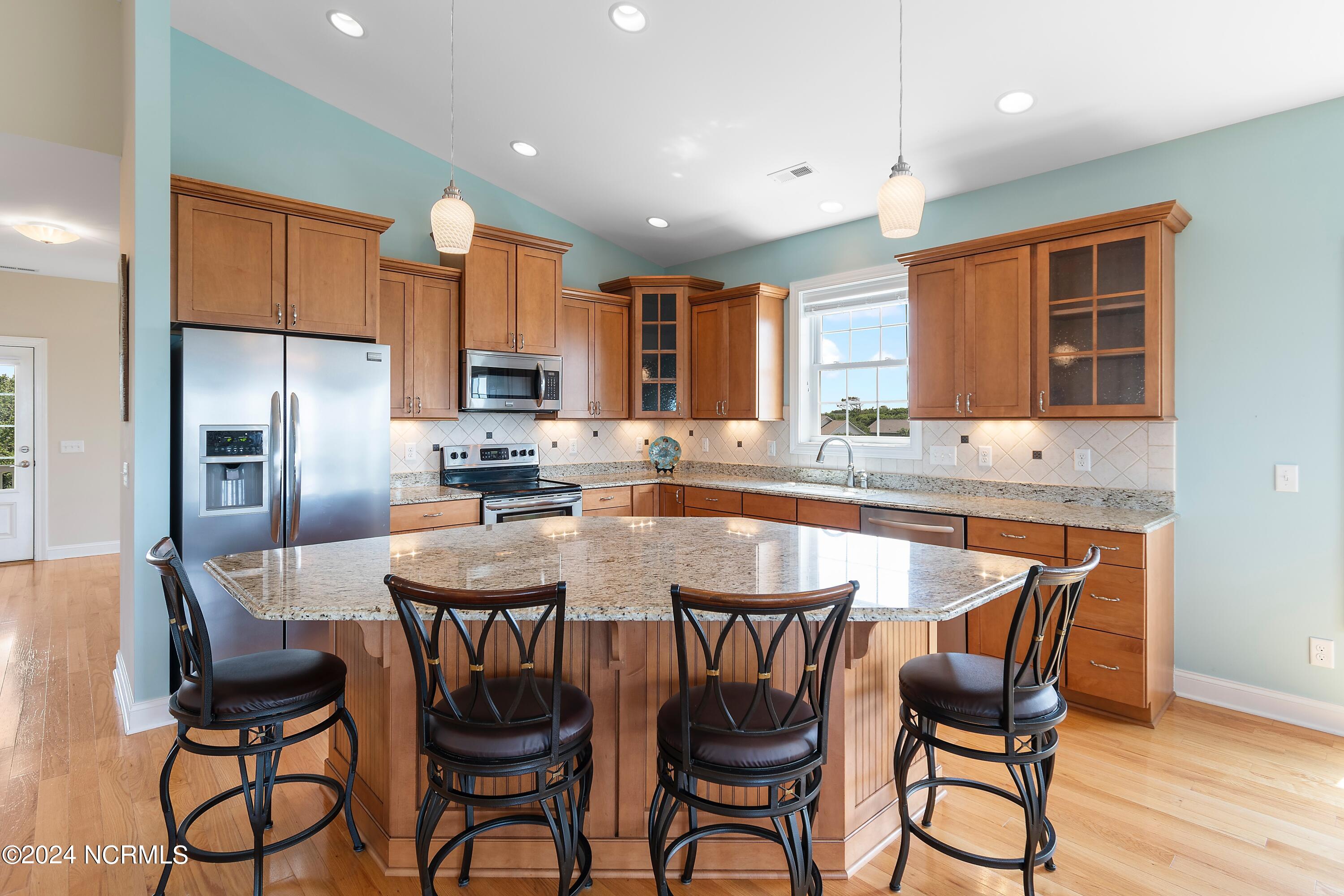 1636 E Dolphin Drive