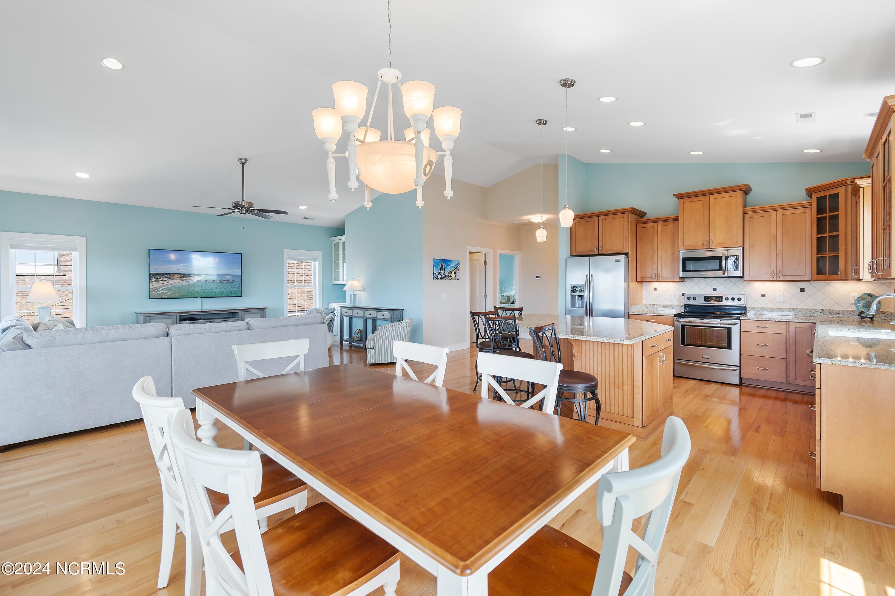 1636 E Dolphin Drive