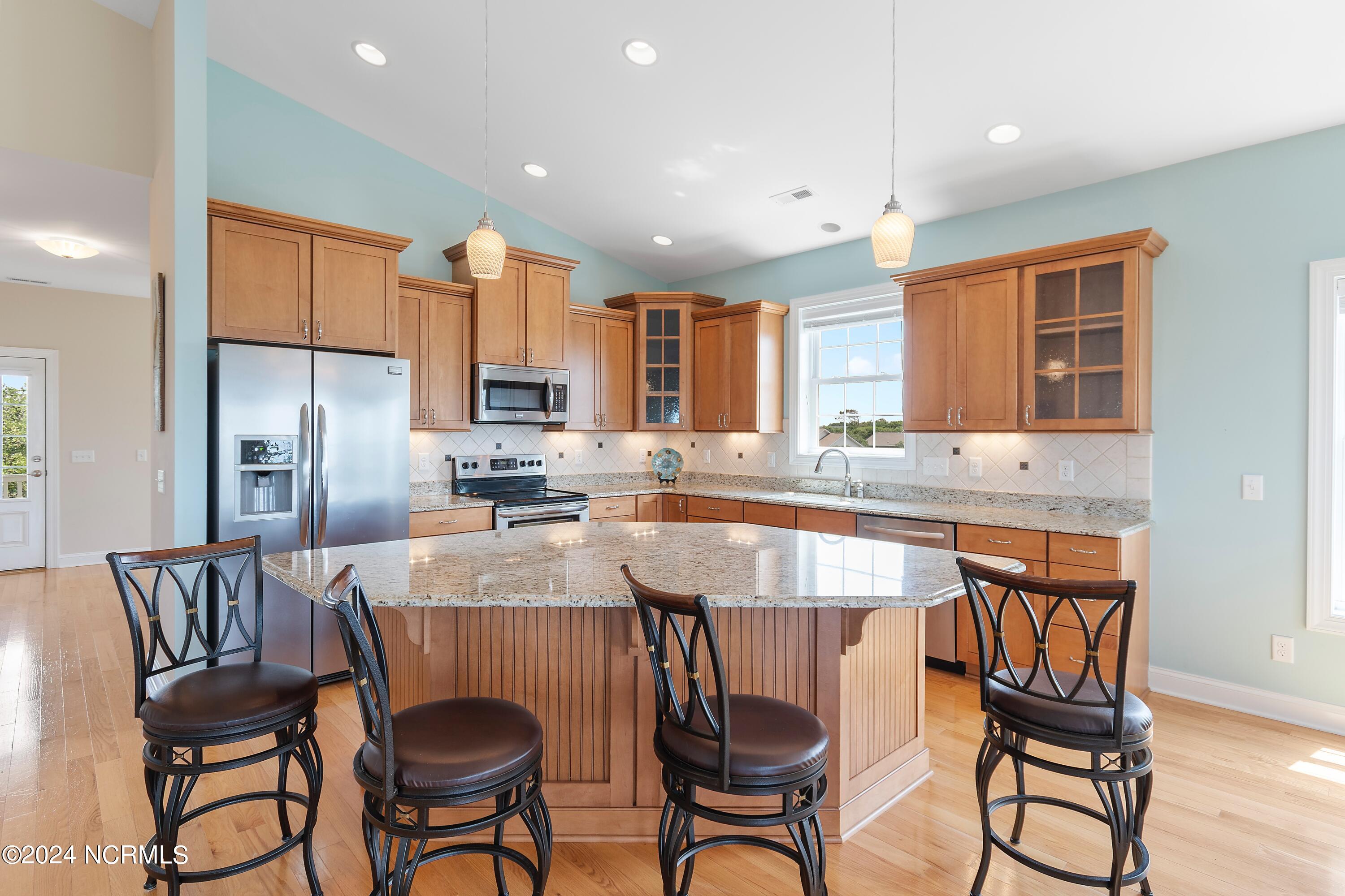 1636 E Dolphin Drive