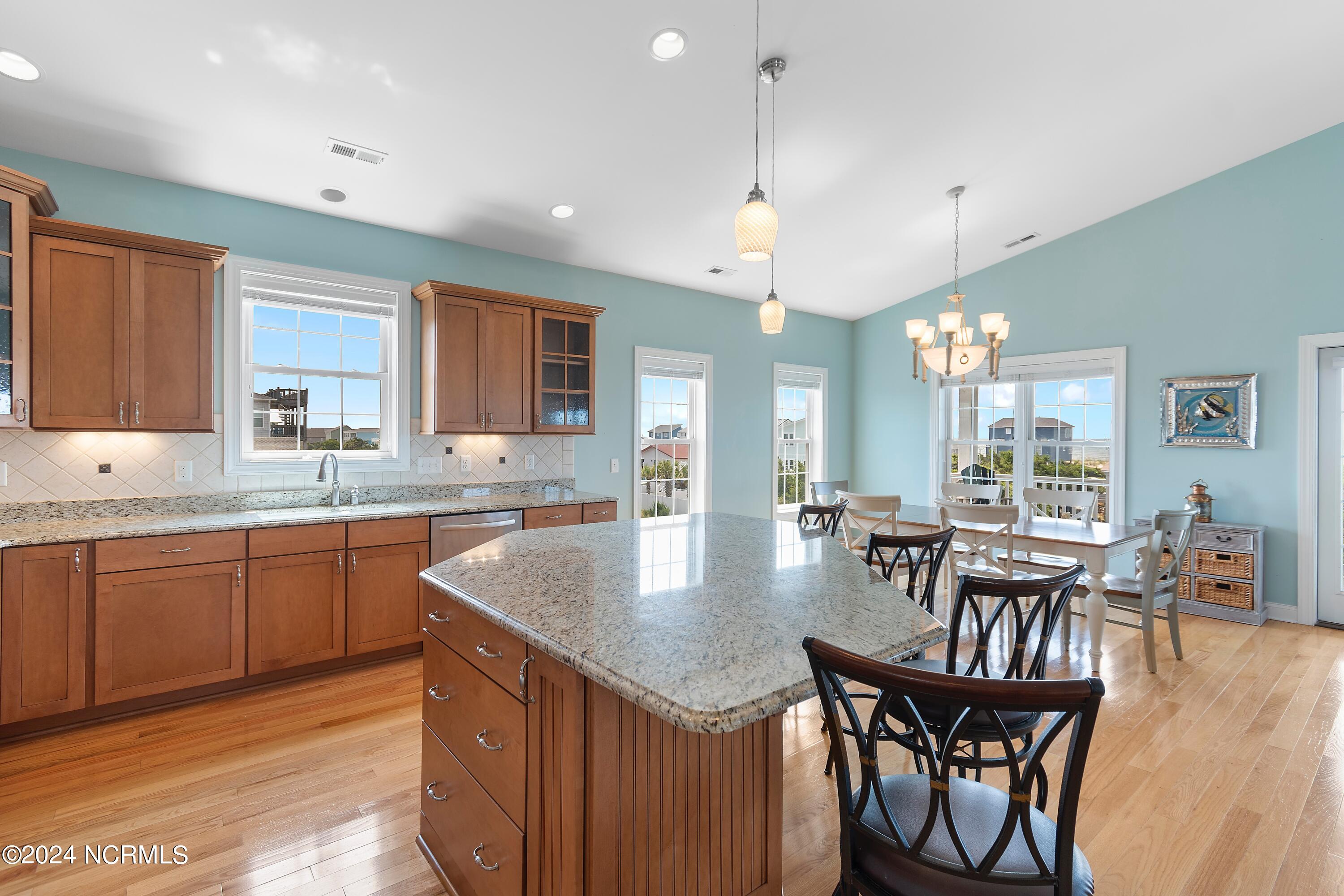 1636 E Dolphin Drive