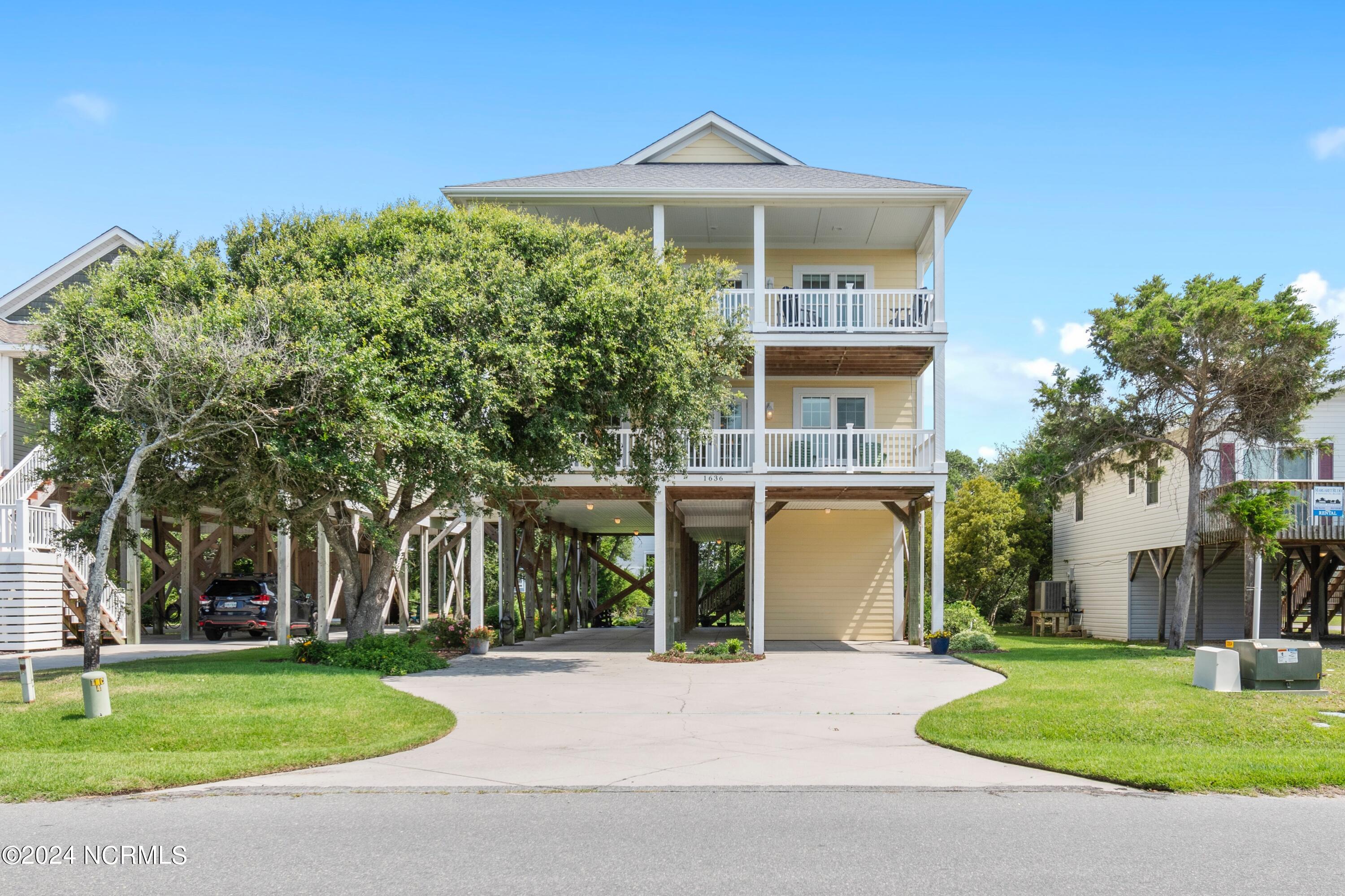 1636 E Dolphin Drive