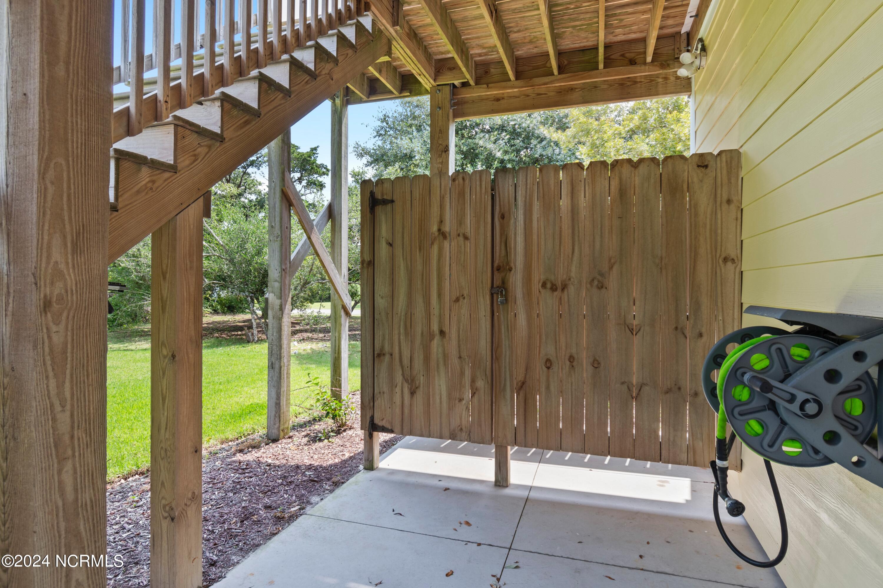 1636 E Dolphin Drive