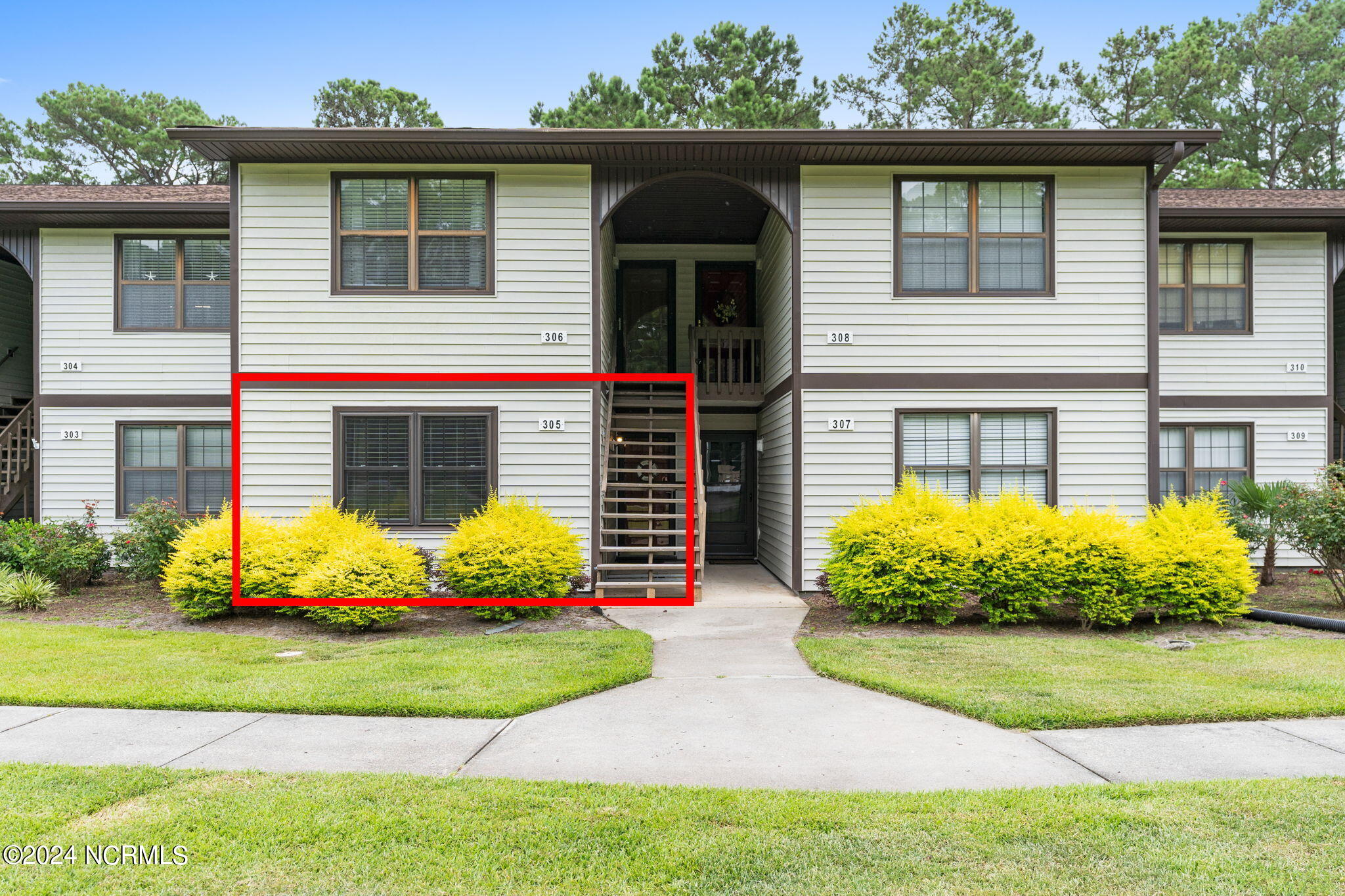 305 Country Club Villa Drive, # 3