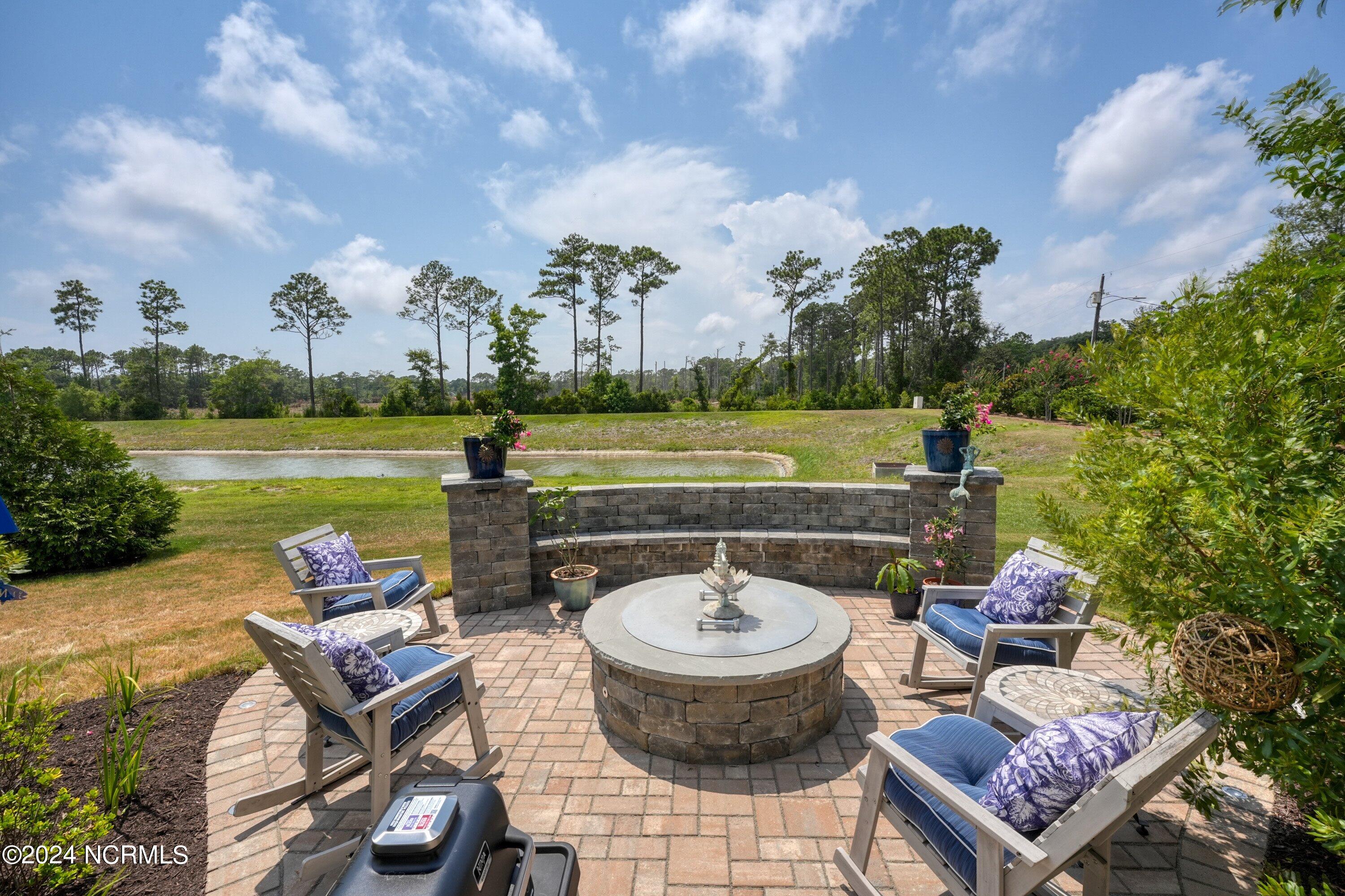 1027 Softwind Way