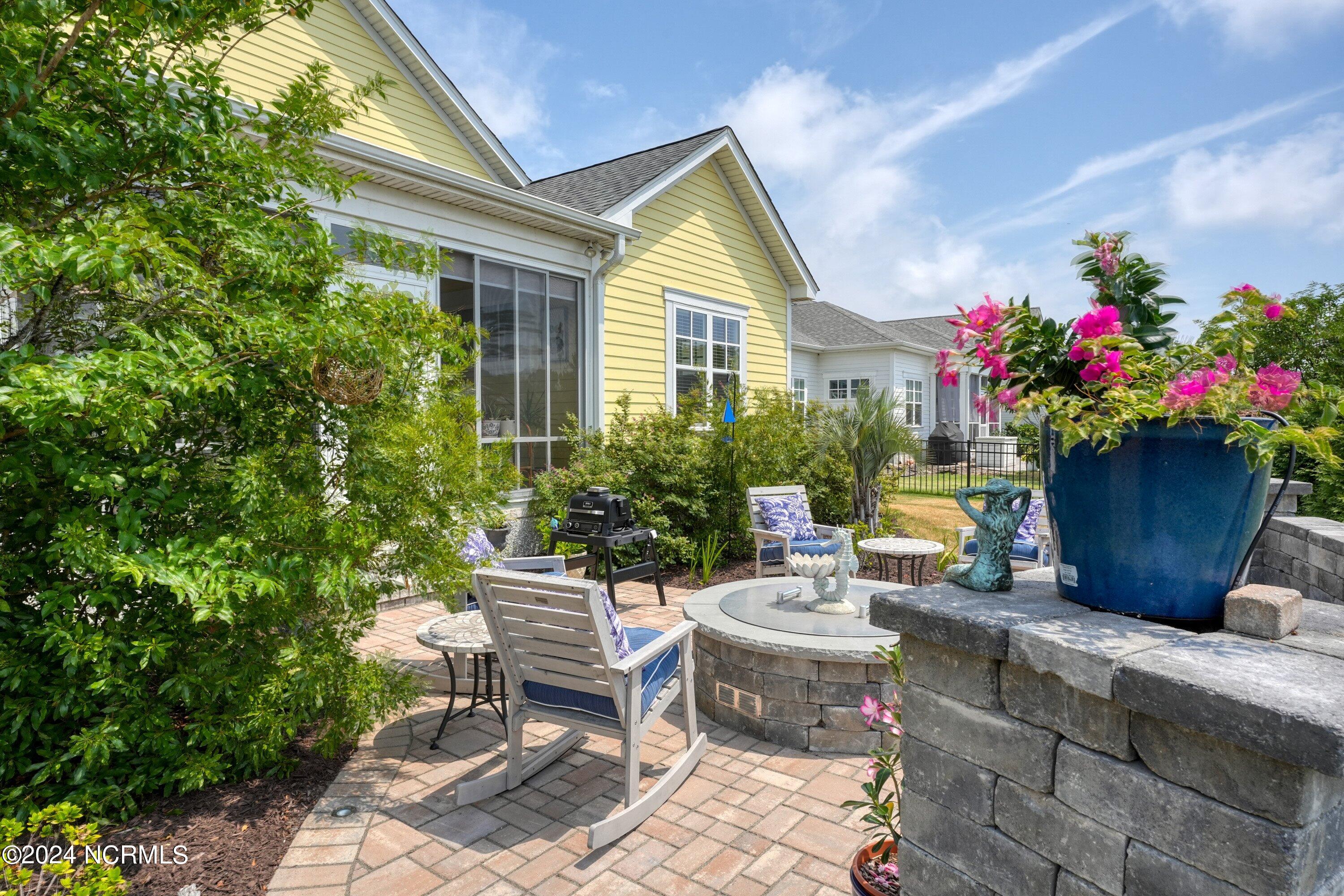 1027 Softwind Way