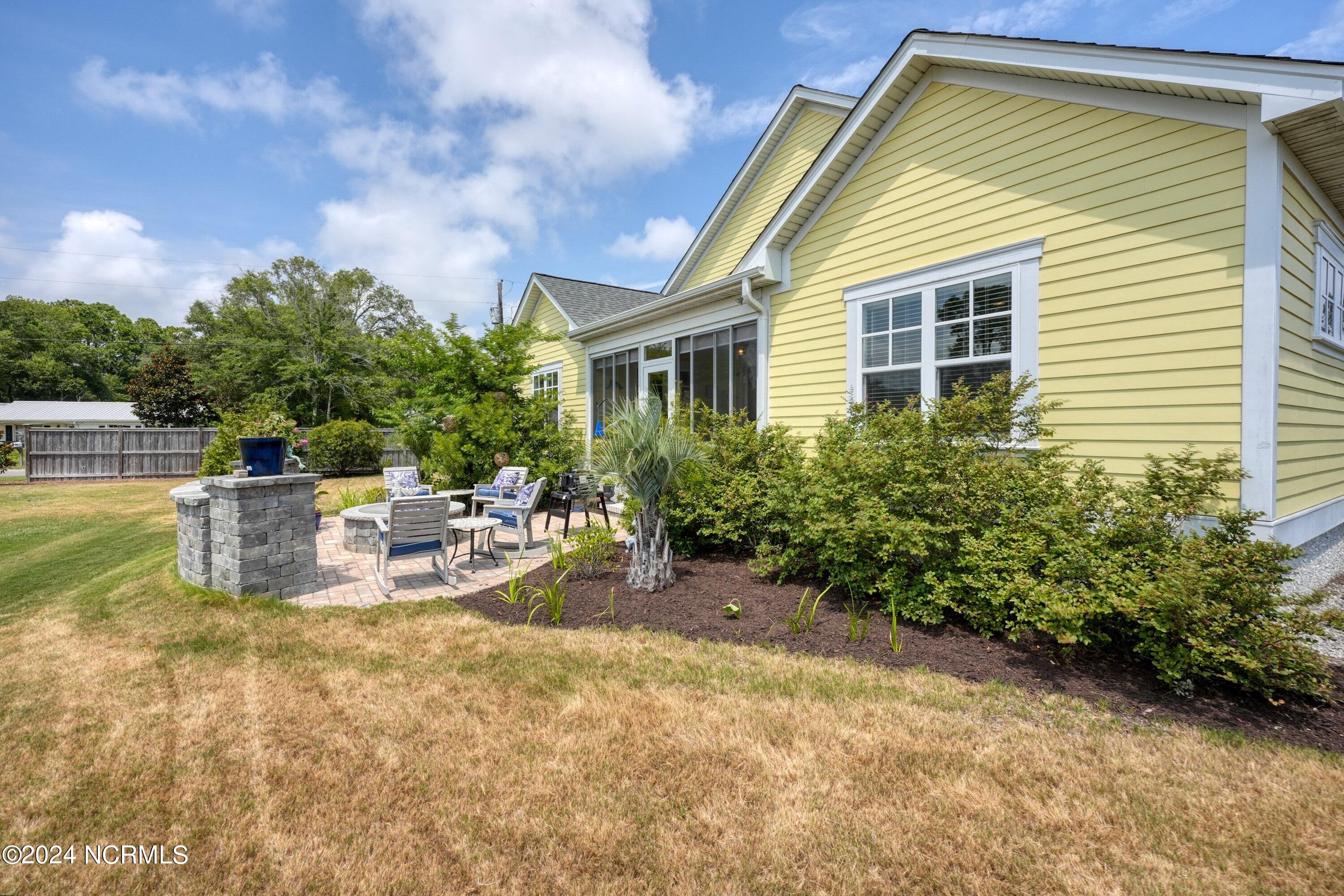 1027 Softwind Way