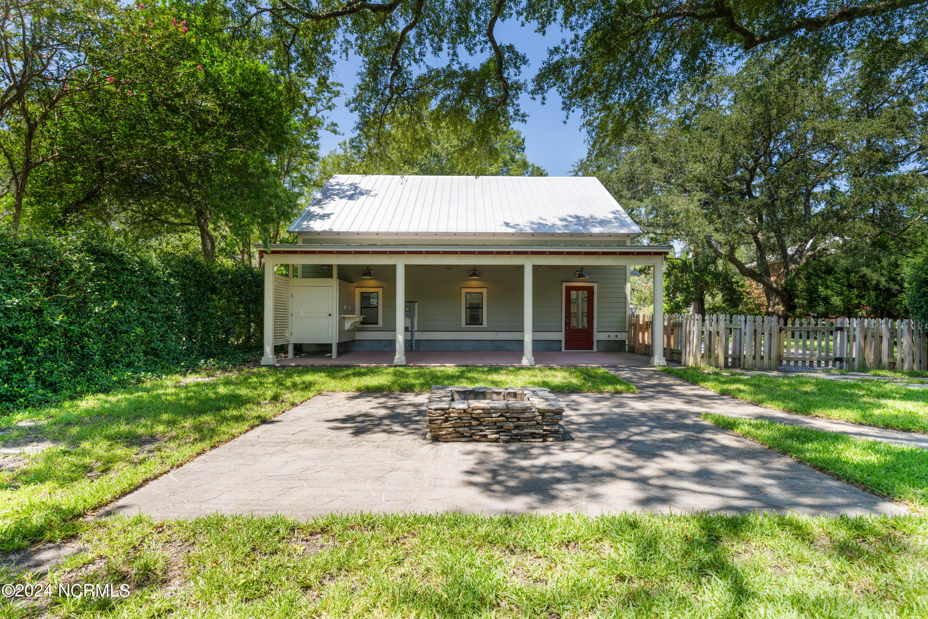 109 N Rhett Street