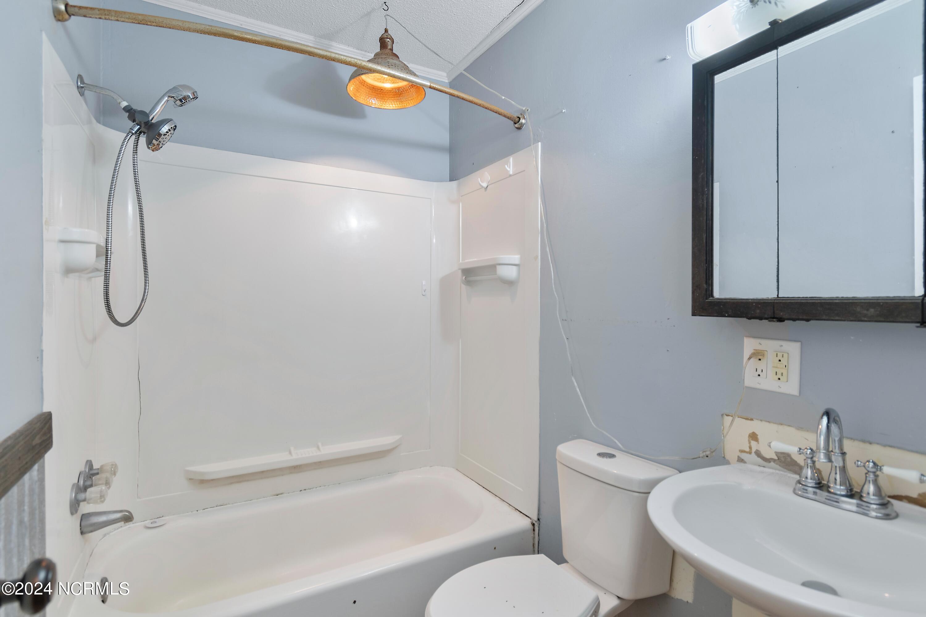 1208 Green Lewis Road SE