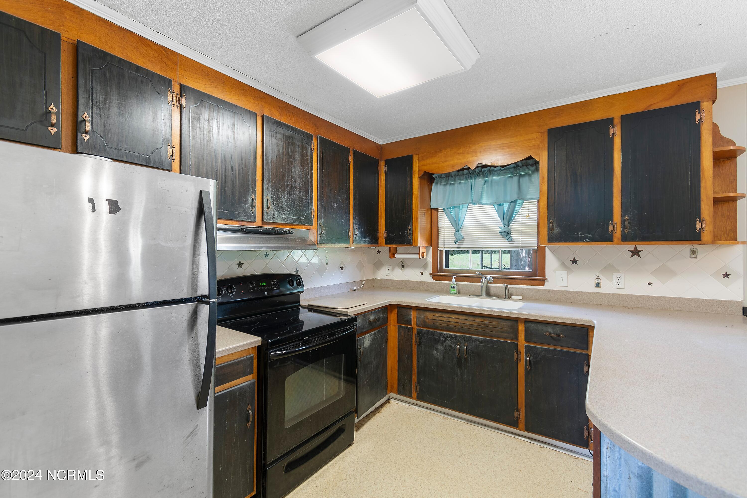 1208 Green Lewis Road SE