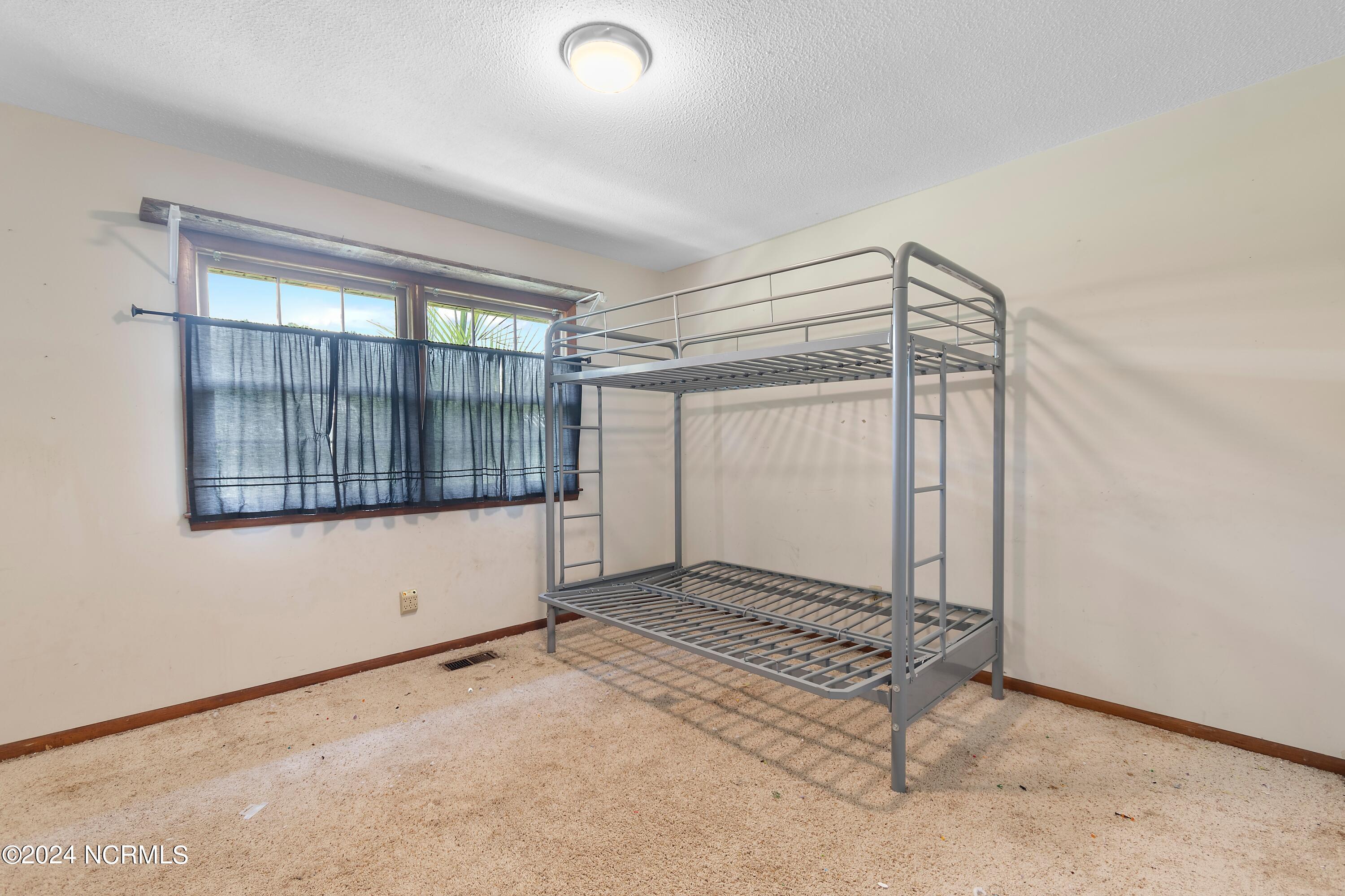 1208 Green Lewis Road SE