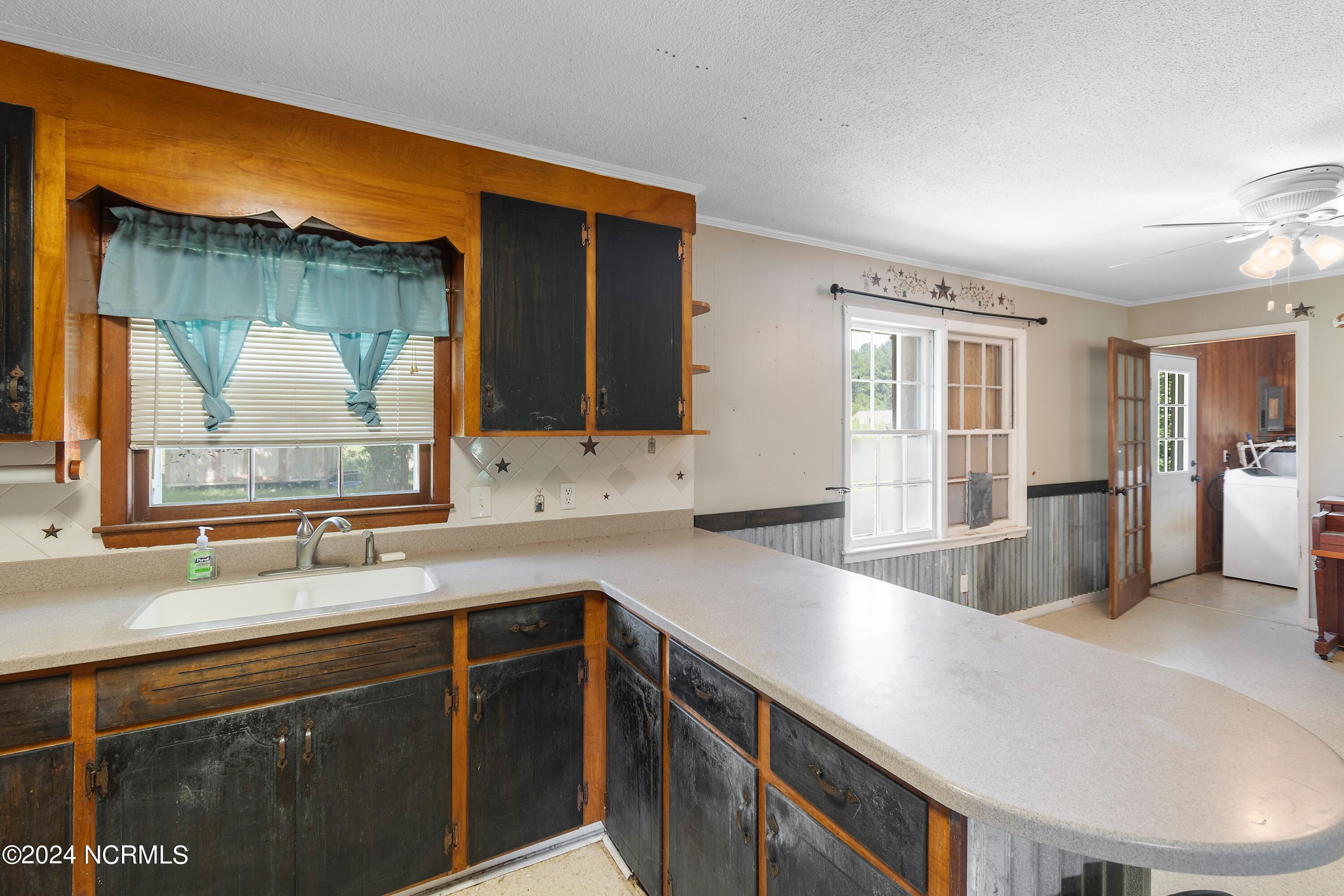 1208 Green Lewis Road SE