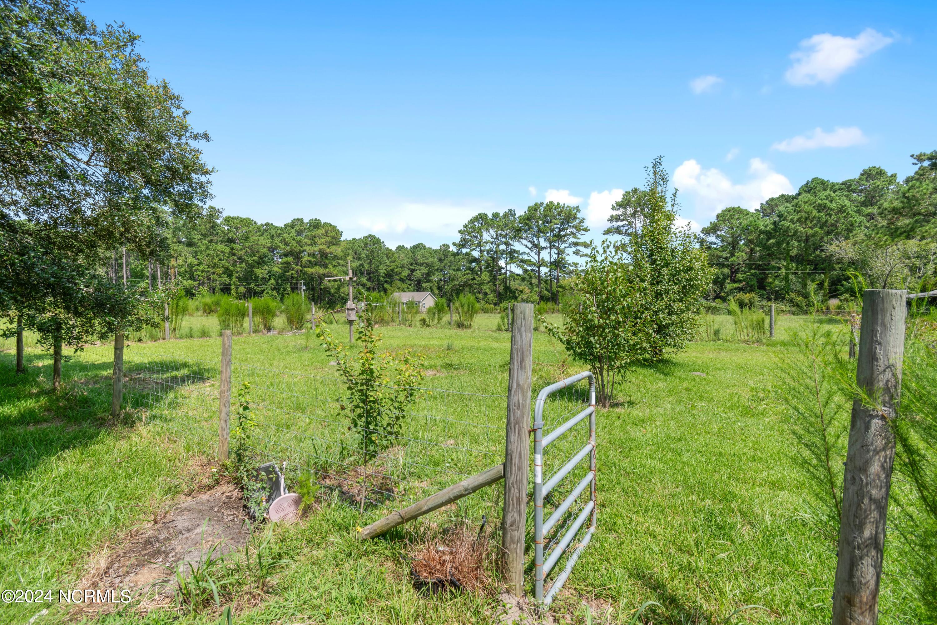 1208 Green Lewis Road SE