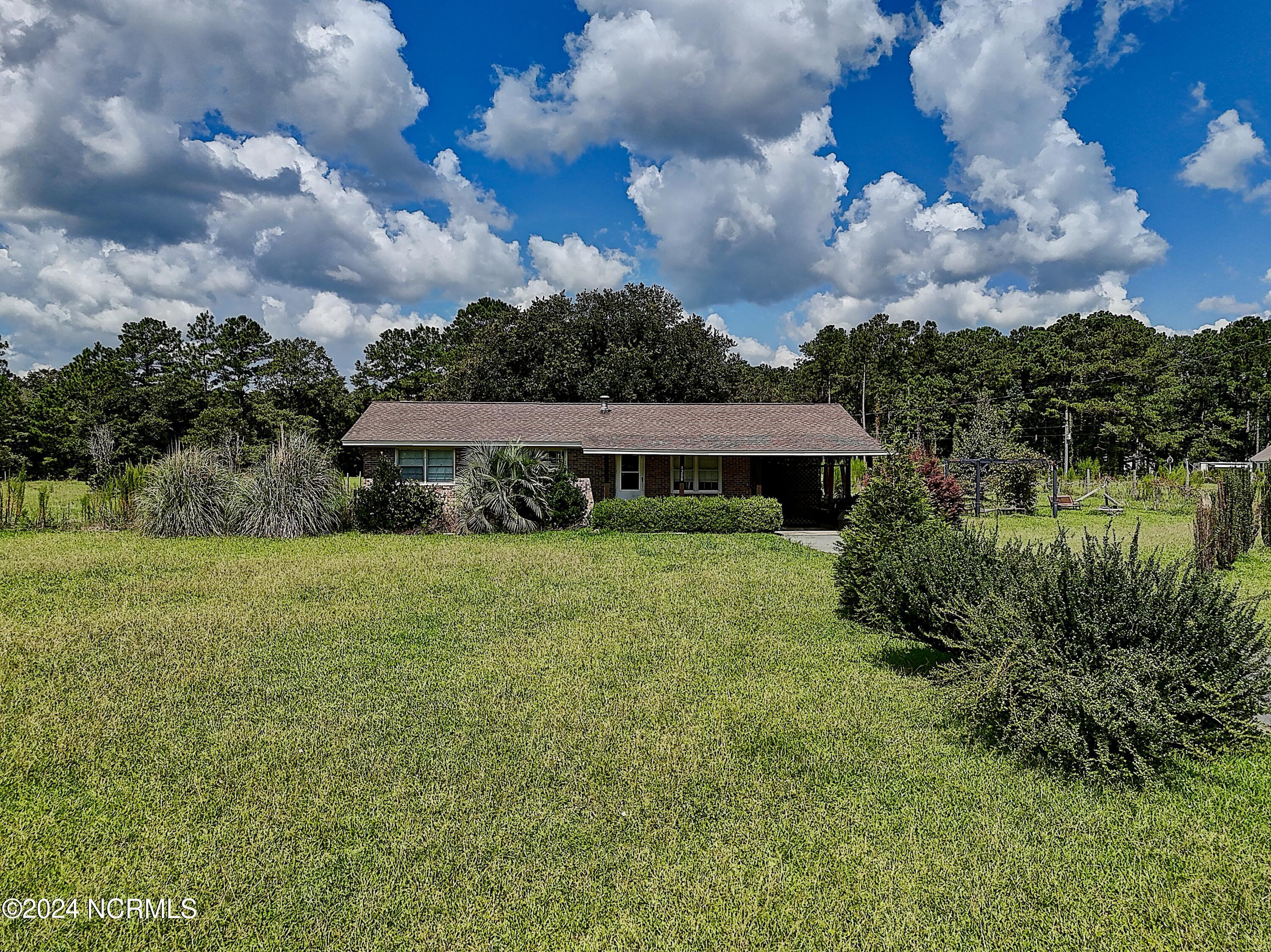 1208 Green Lewis Road SE