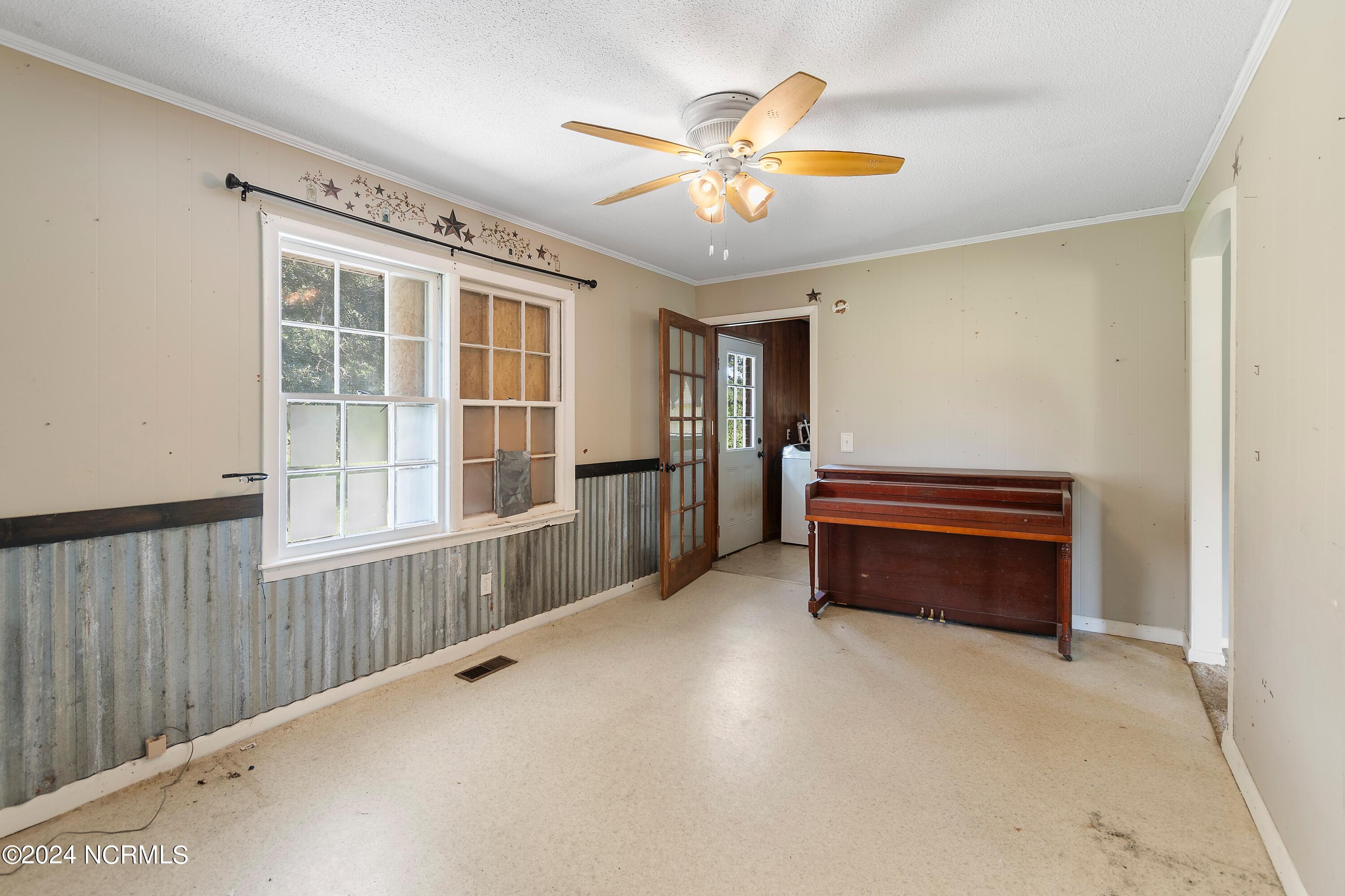 1208 Green Lewis Road SE