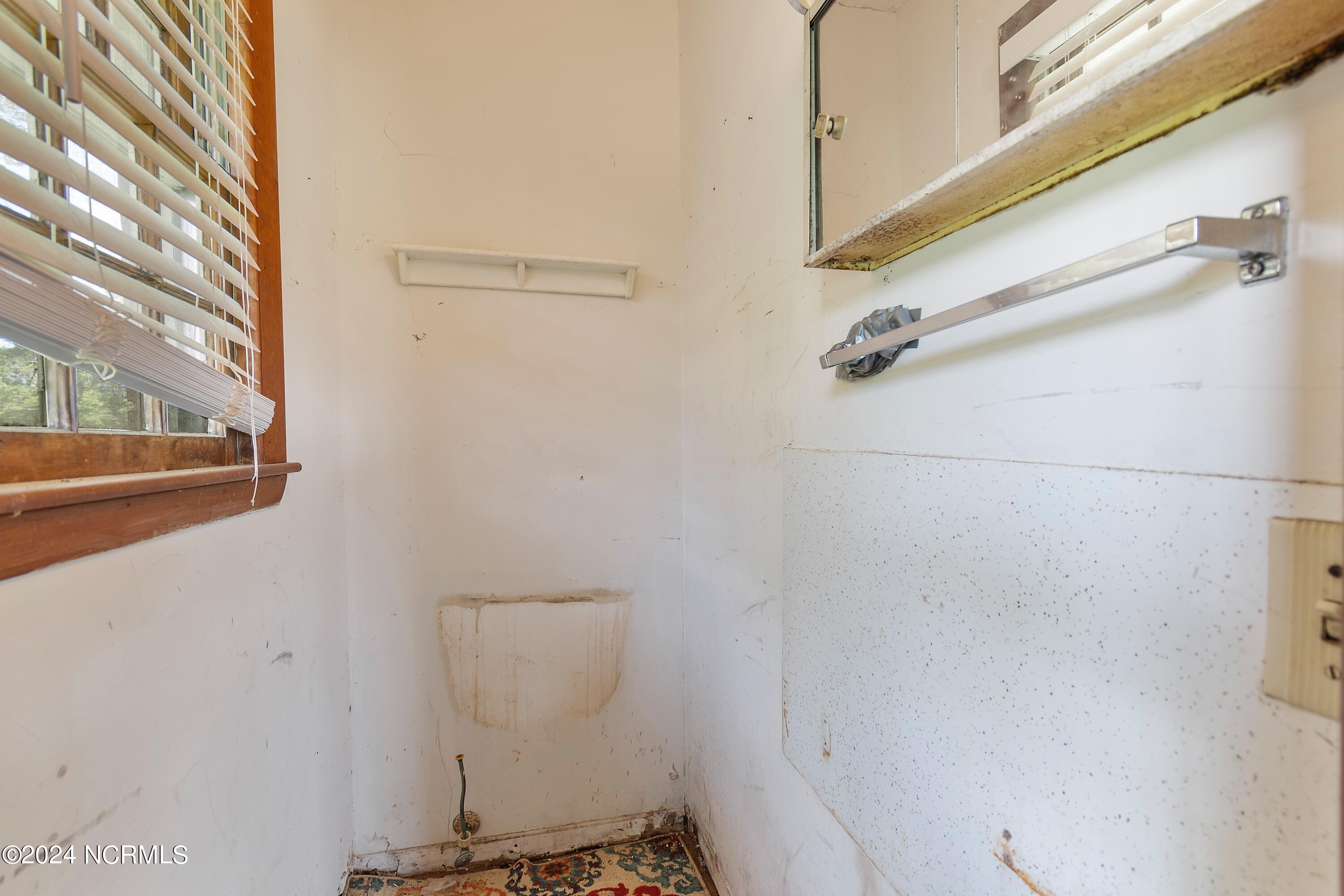 1208 Green Lewis Road SE