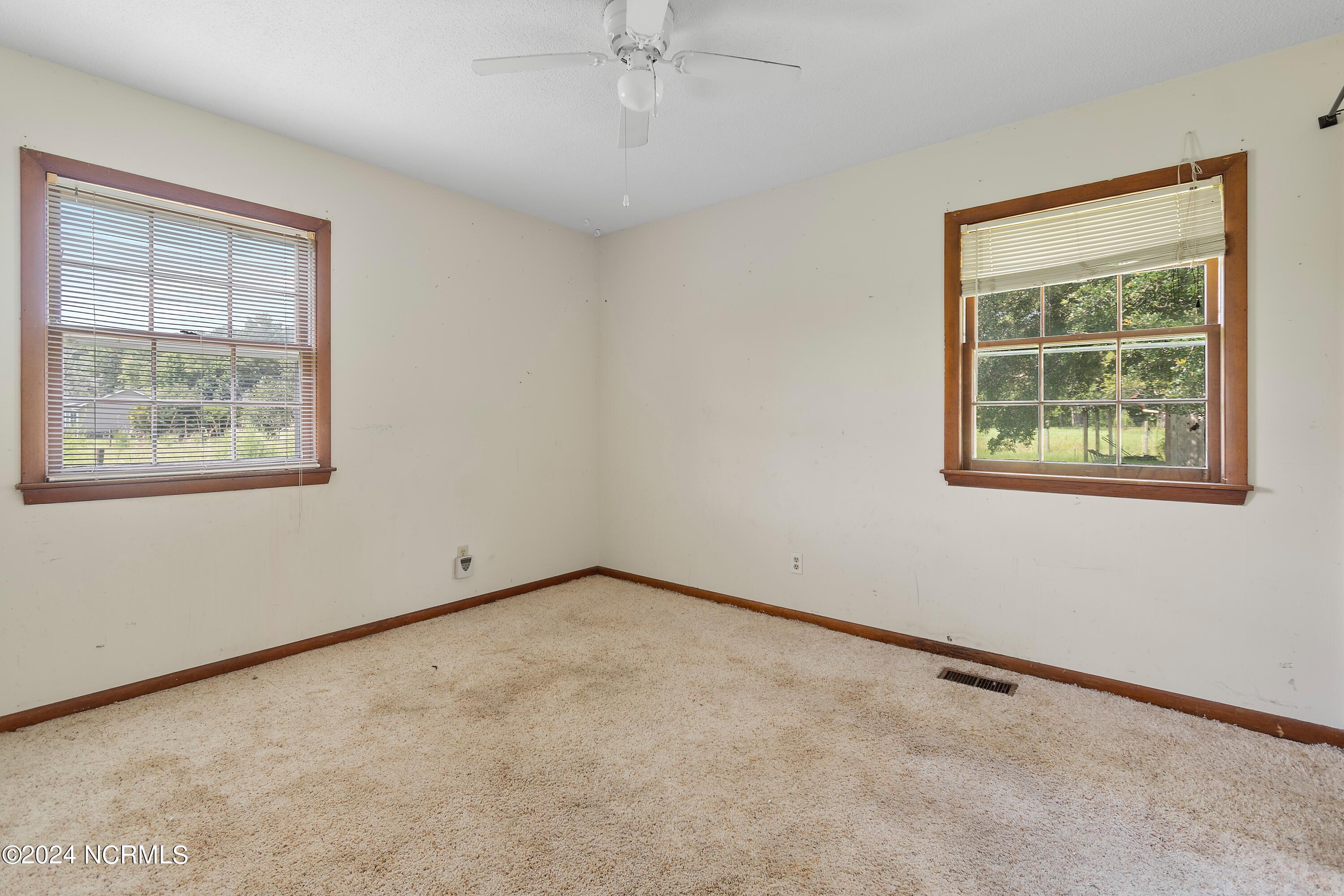 1208 Green Lewis Road SE