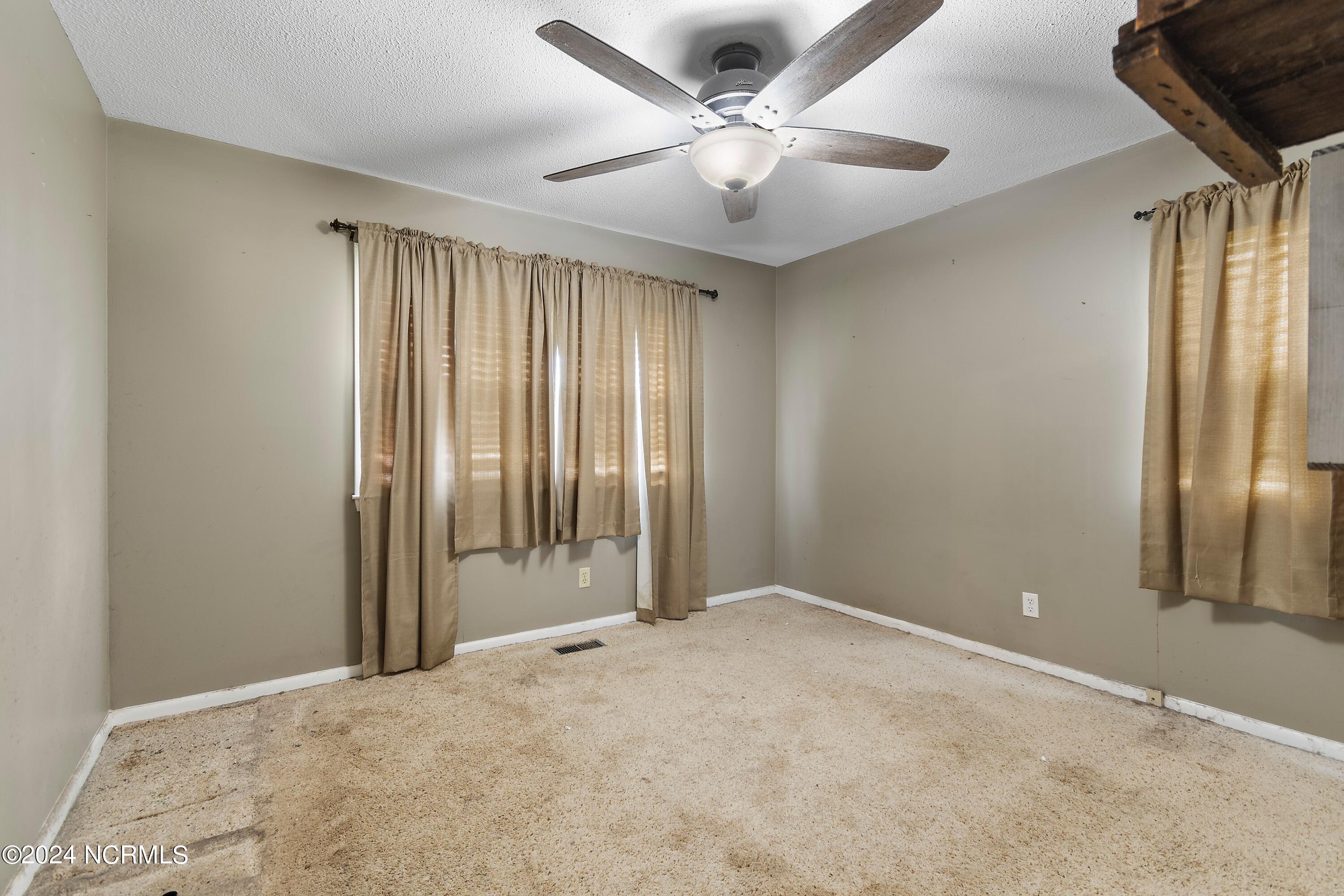 1208 Green Lewis Road SE