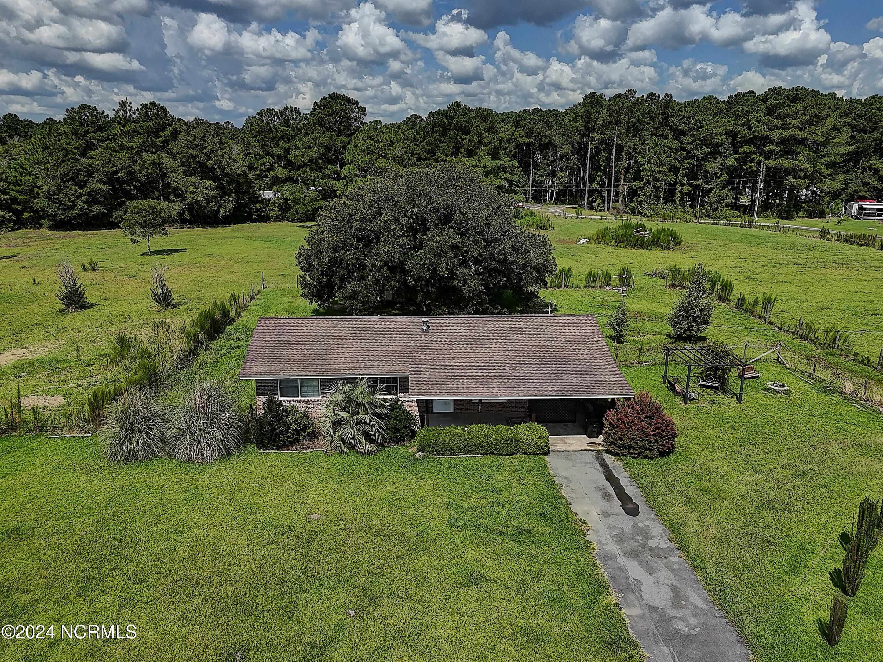 1208 Green Lewis Road SE